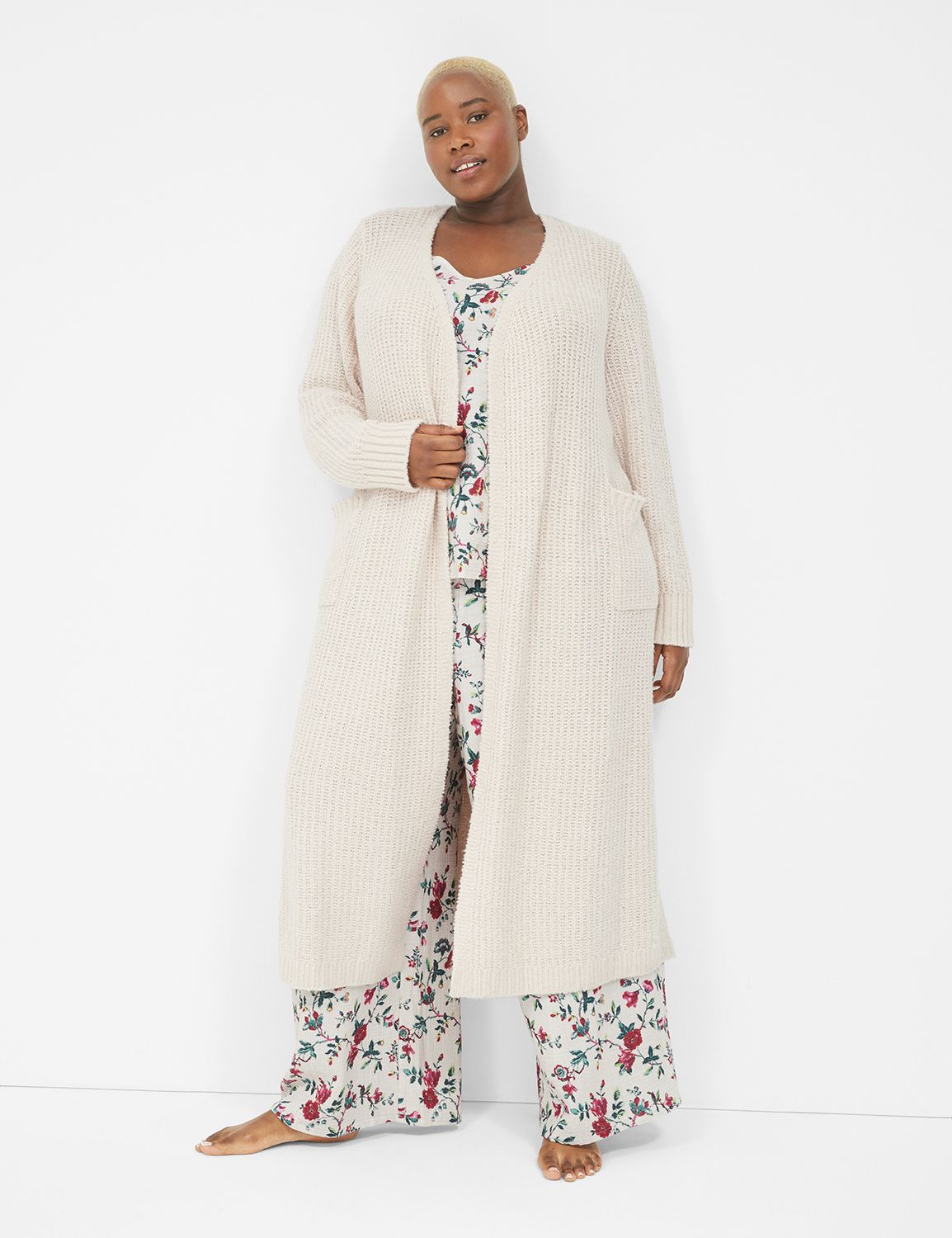 https://lanebryant.scene7.com/is/image/lanebryantProdATG/403059_0000000358_alt1?$pdpMainImage$