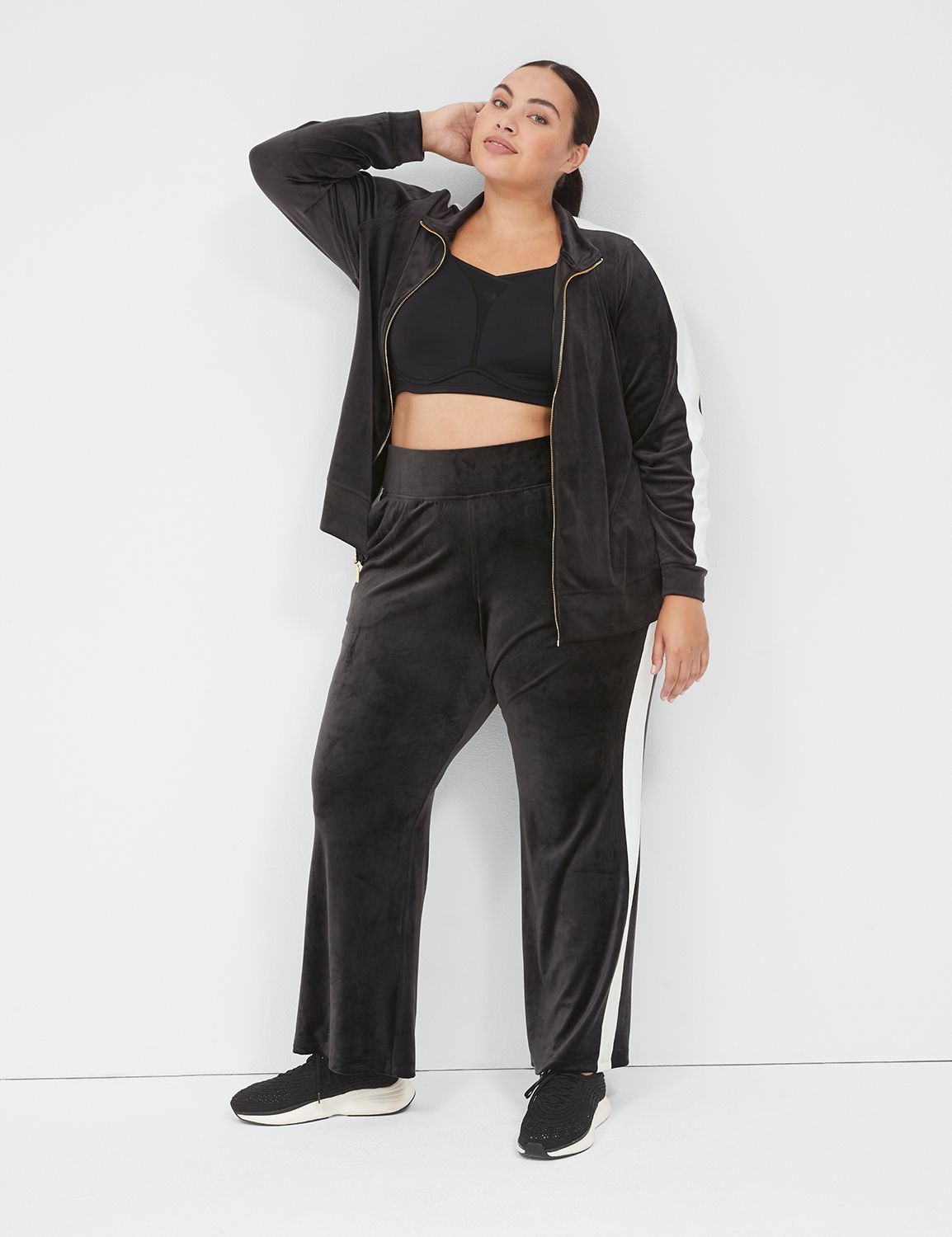 LIVI Velour Jogger