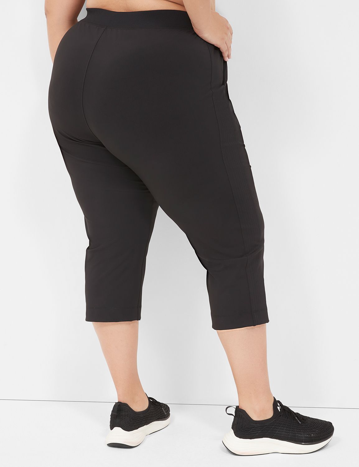 LIVI Knit Capri Trouser