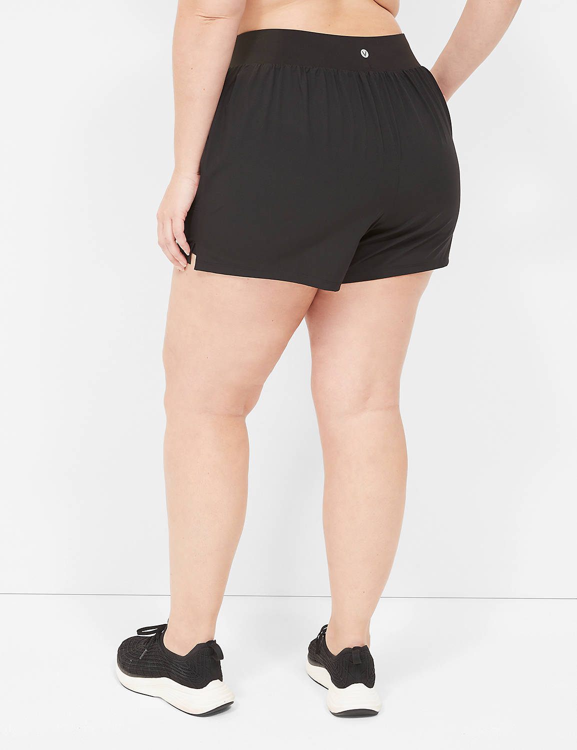 LIVI Mid Rise Stretch Woven Short S Product Image 2