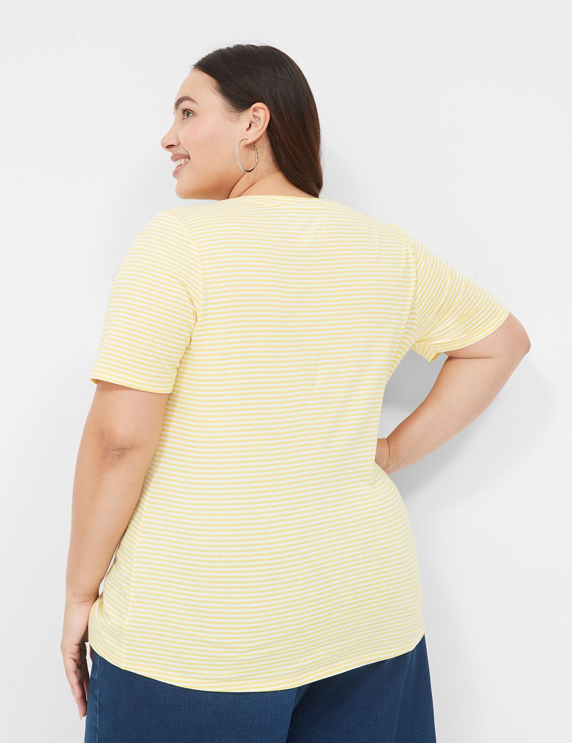 Printed Contrast V-Neck Tee