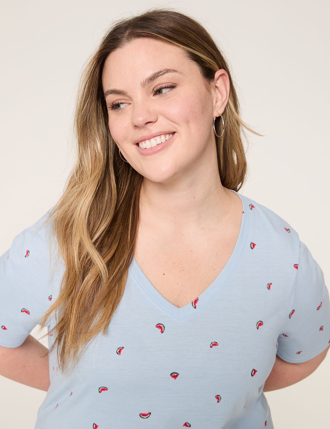 Classic Perfect Sleeve V Neck Tee S Product Image 4