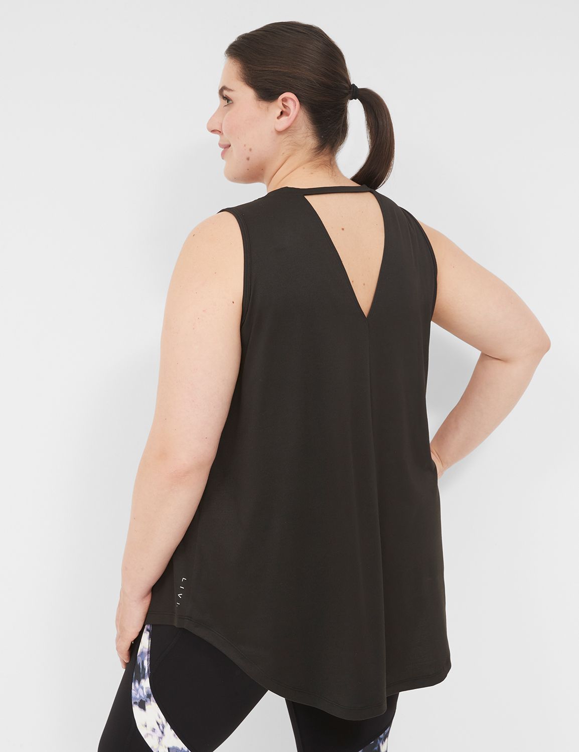 LIVI Sleeveless Crew Neckline V Bac Product Image 2