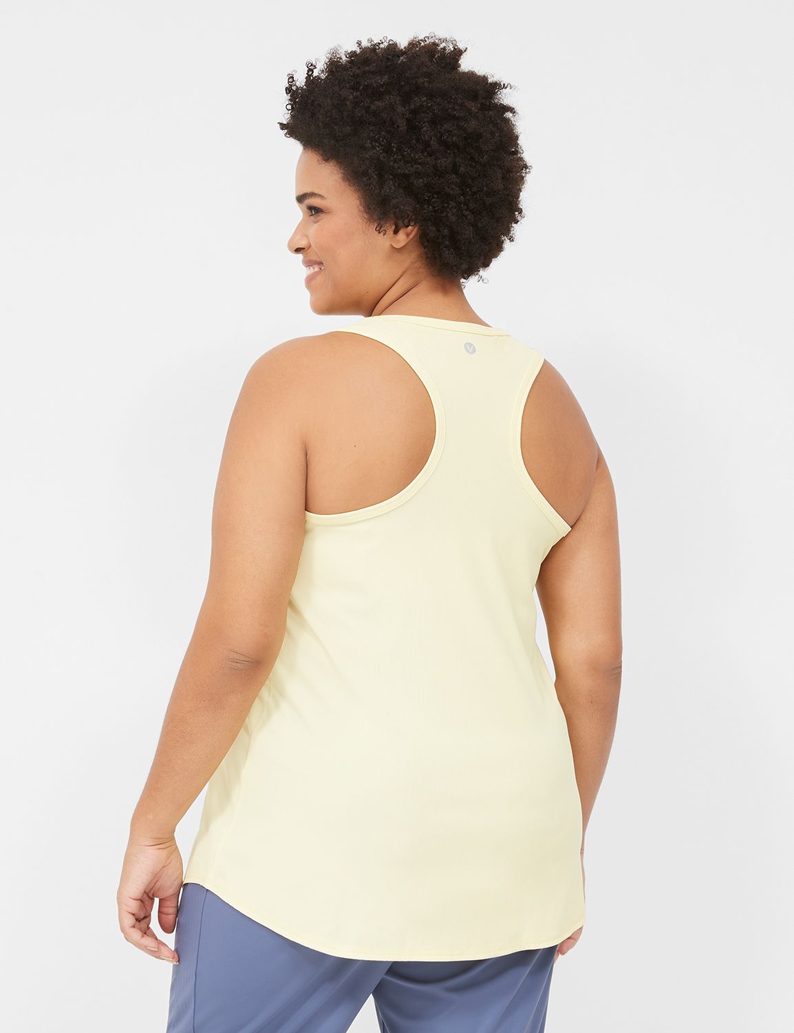 LIVI Sleeveless Scoop Neckline Wick Product Image 2