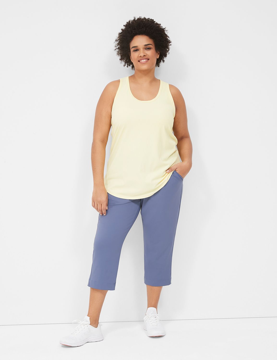 LIVI Sleeveless Scoop Neckline Wick Product Image 3