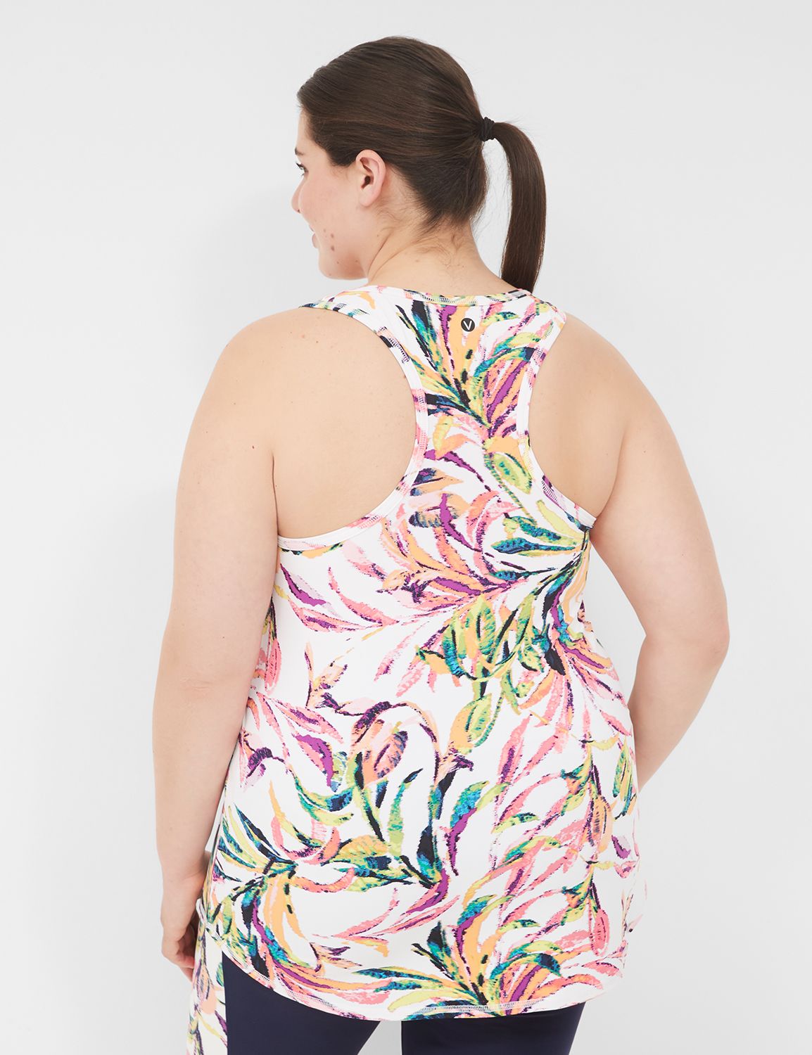 LIVI Sleeveless Scoop Neckline Wick Product Image 2