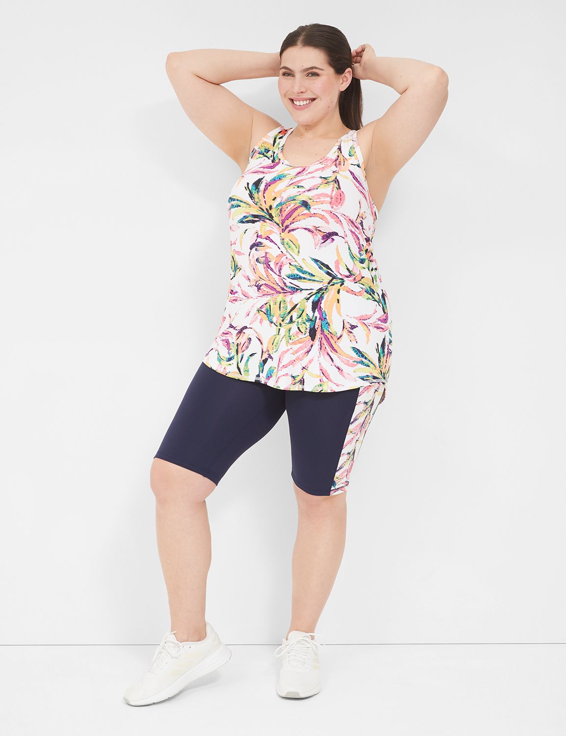 LIVI Sleeveless Scoop Neckline Wick Product Image 3