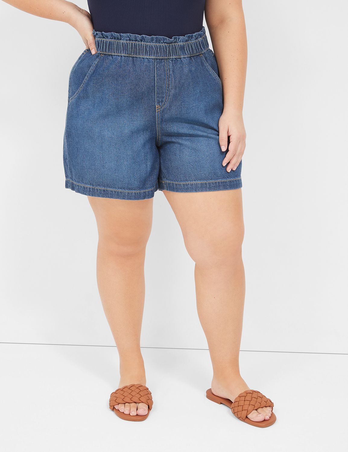 *FLIRTY SHORT- MEDIUM WASH 1140694 Product Image 1