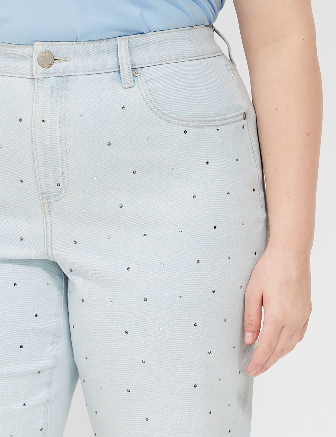 *BOYFRIEND CAPRI -  FADED WASH W EM Product Image 4
