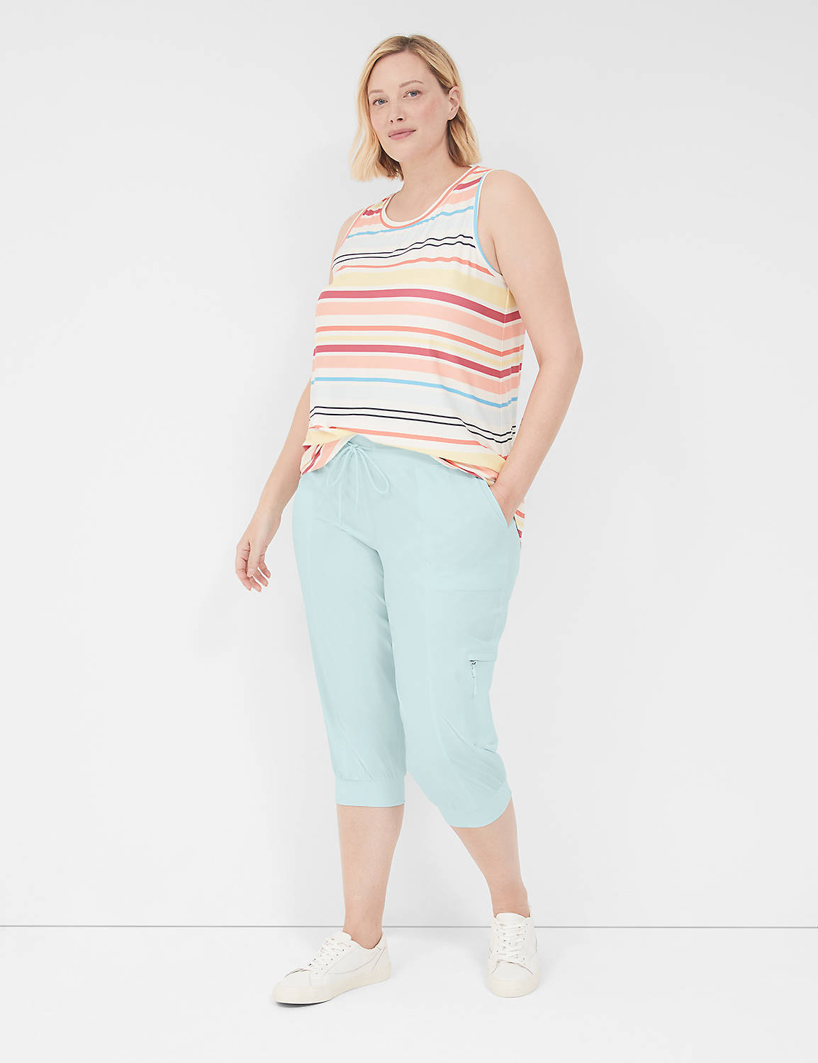 LIVI Mid Rise Stretch Woven Jogger Product Image 3
