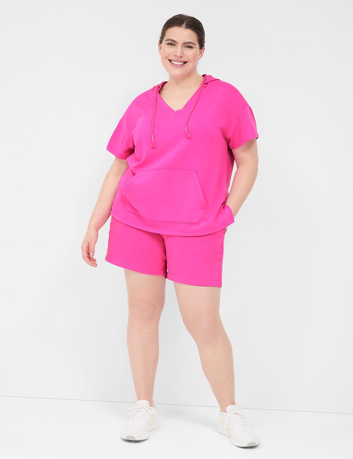 Livi Mid Rise French Terry Short S Product Image 3