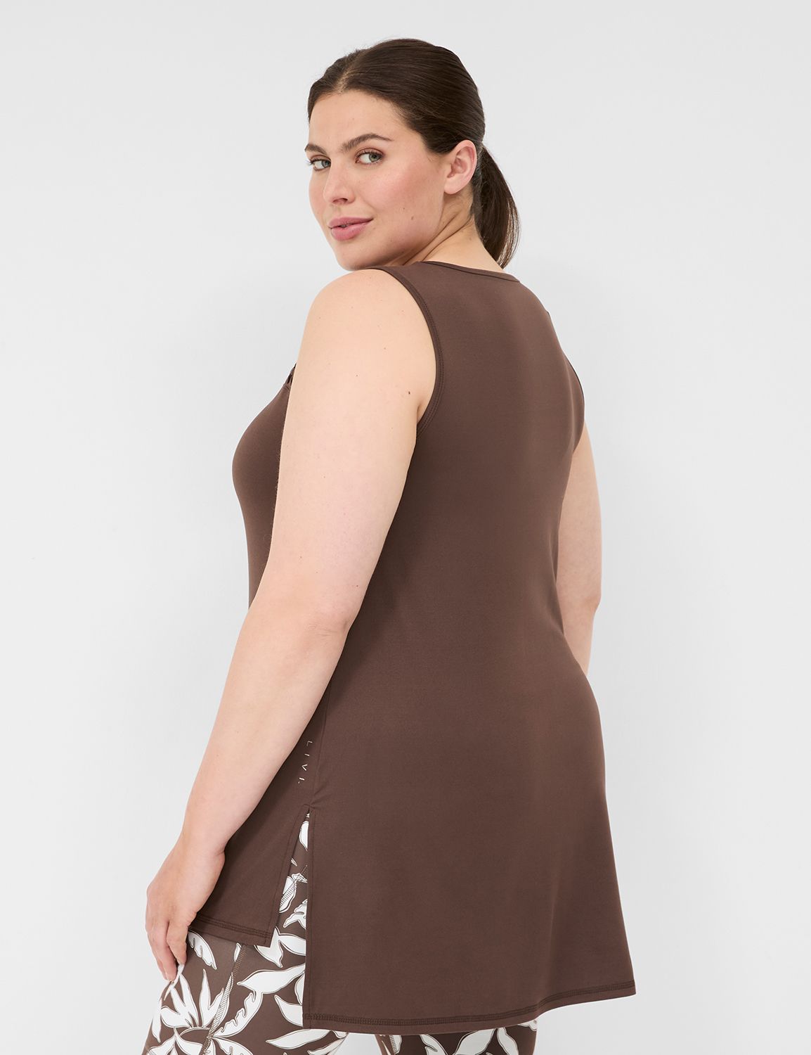 LIVI Sleeveless Crew Neckline Macra Product Image 2