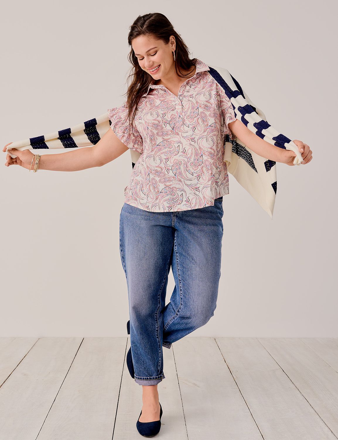 Classic Short Ruffle Sleeve Button Product Image 4