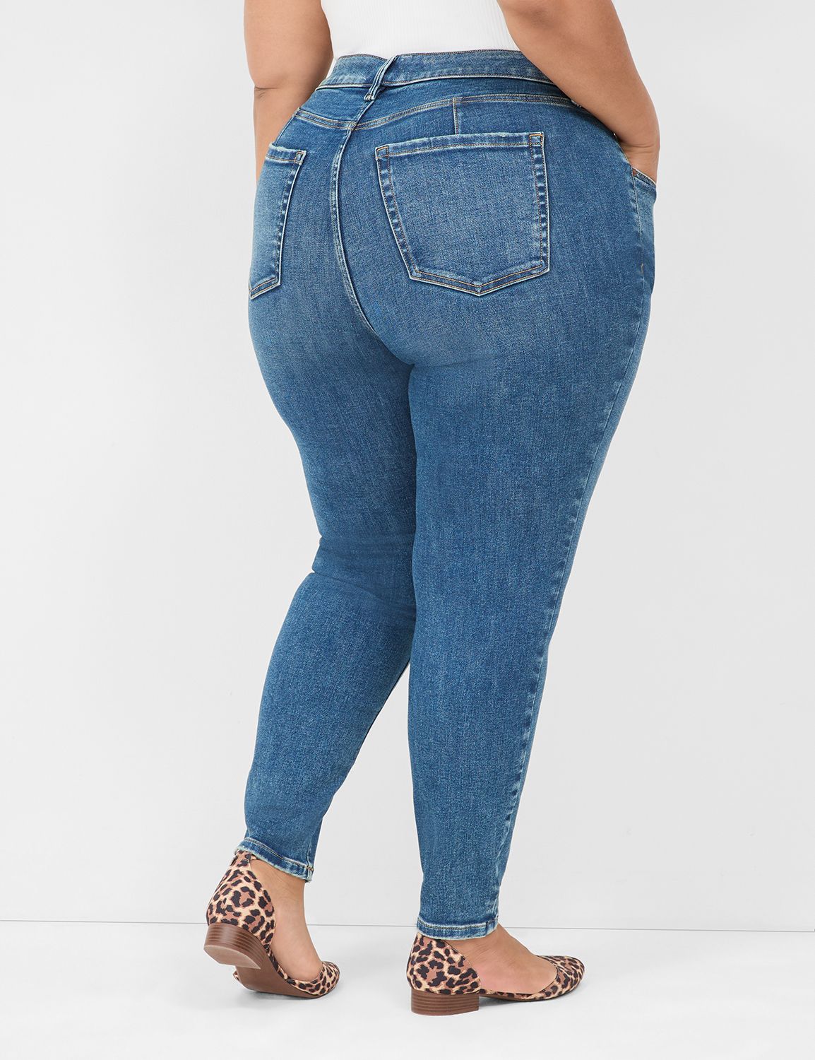 MID RISE SIGNATURE SKINNY- FRONT SE Product Image 2