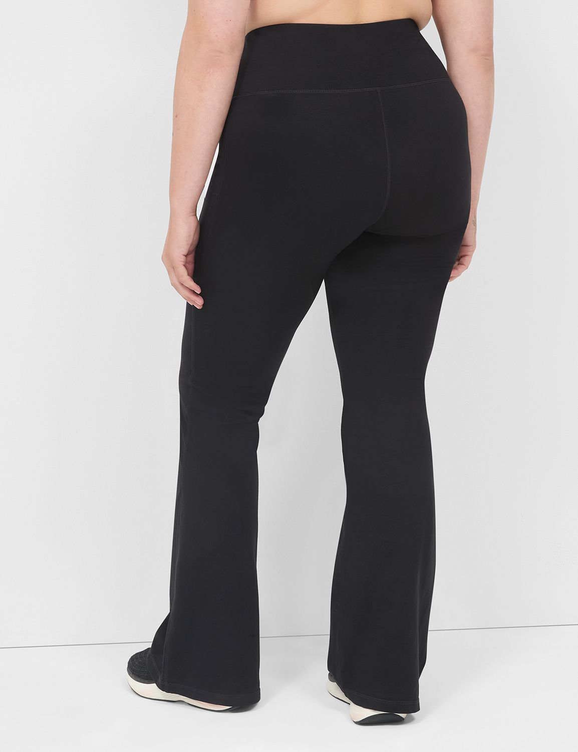 LIVI Smoothing Control Tech Signature Stretch Flare Legging