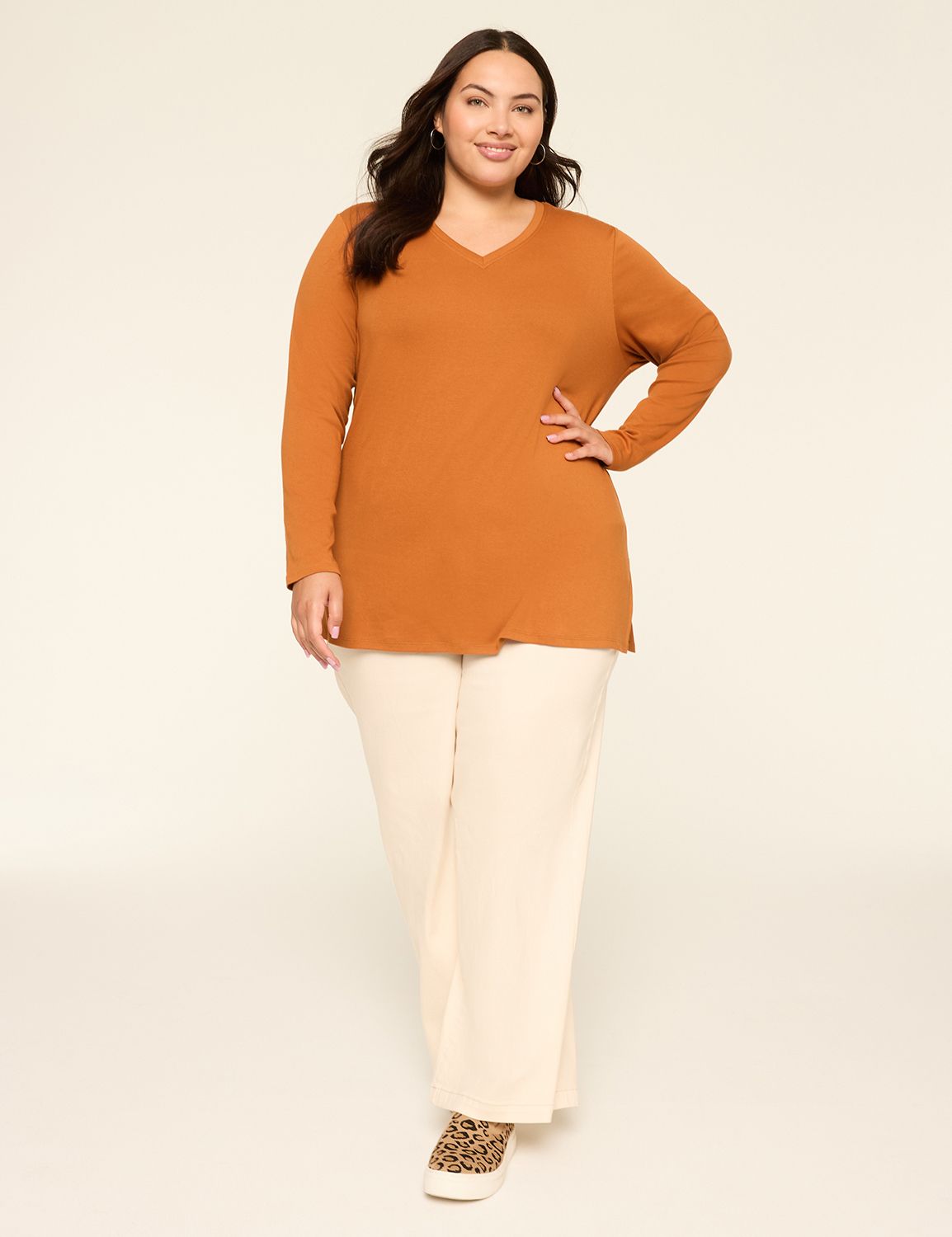 Classic Long Sleeve V-Neck Tunic Te Product Image 3