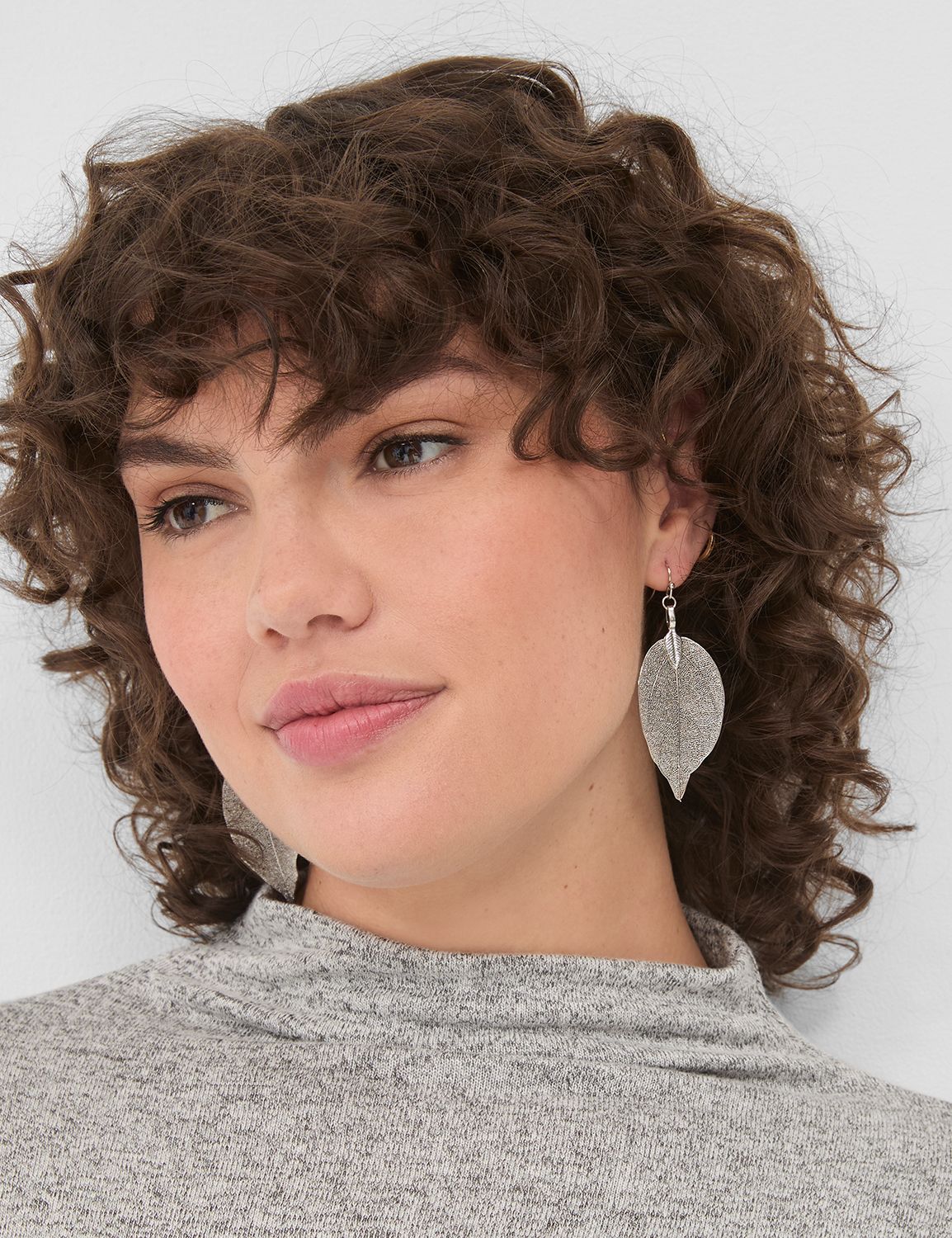 Silver filigree leaf earrings clearance