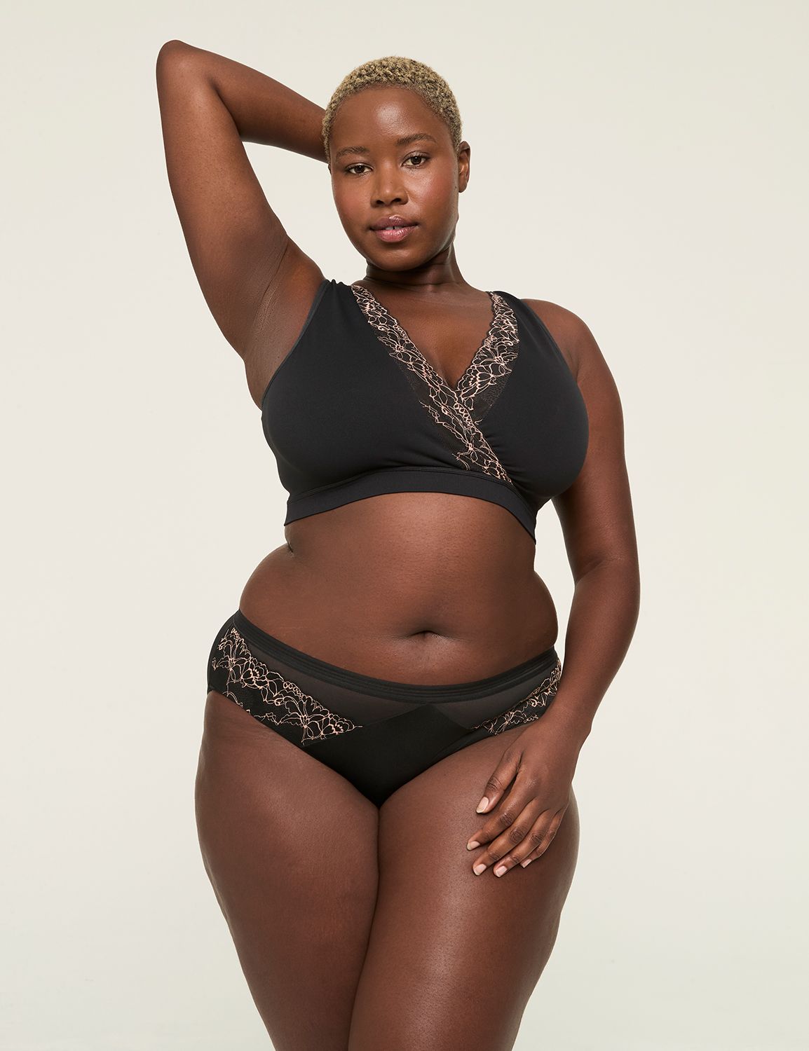 Seamless Crossover Bralette Romanti Product Image 1