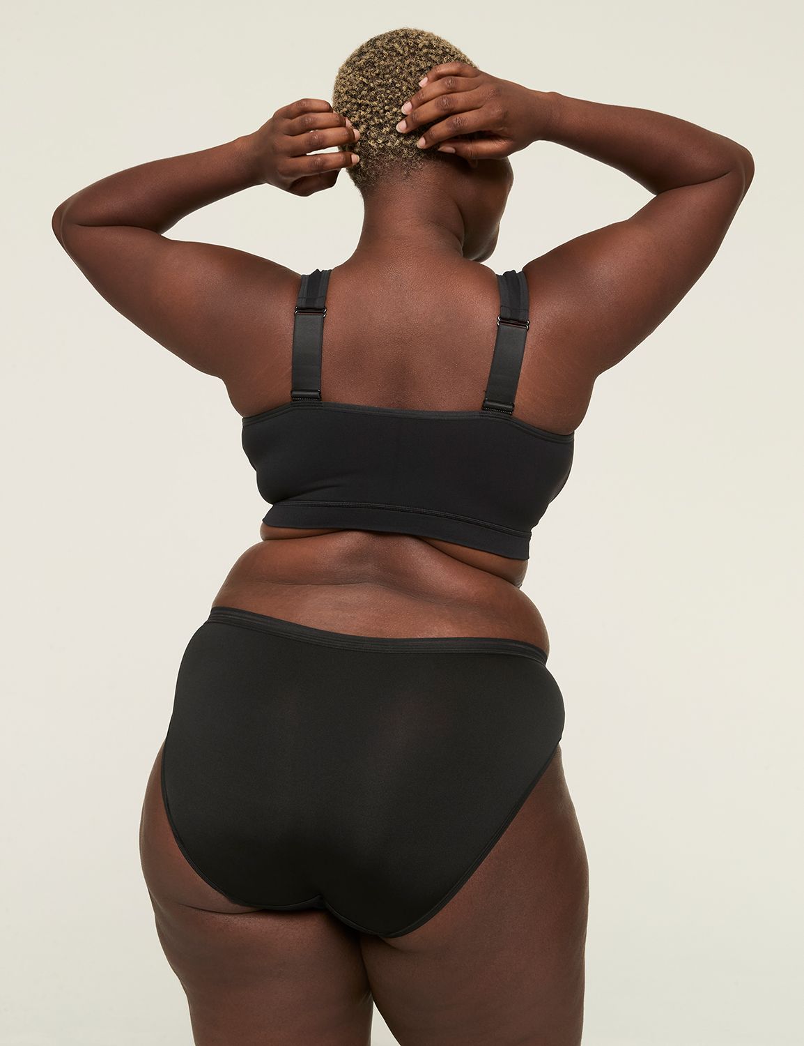 Seamless Crossover Bralette Romanti Product Image 2