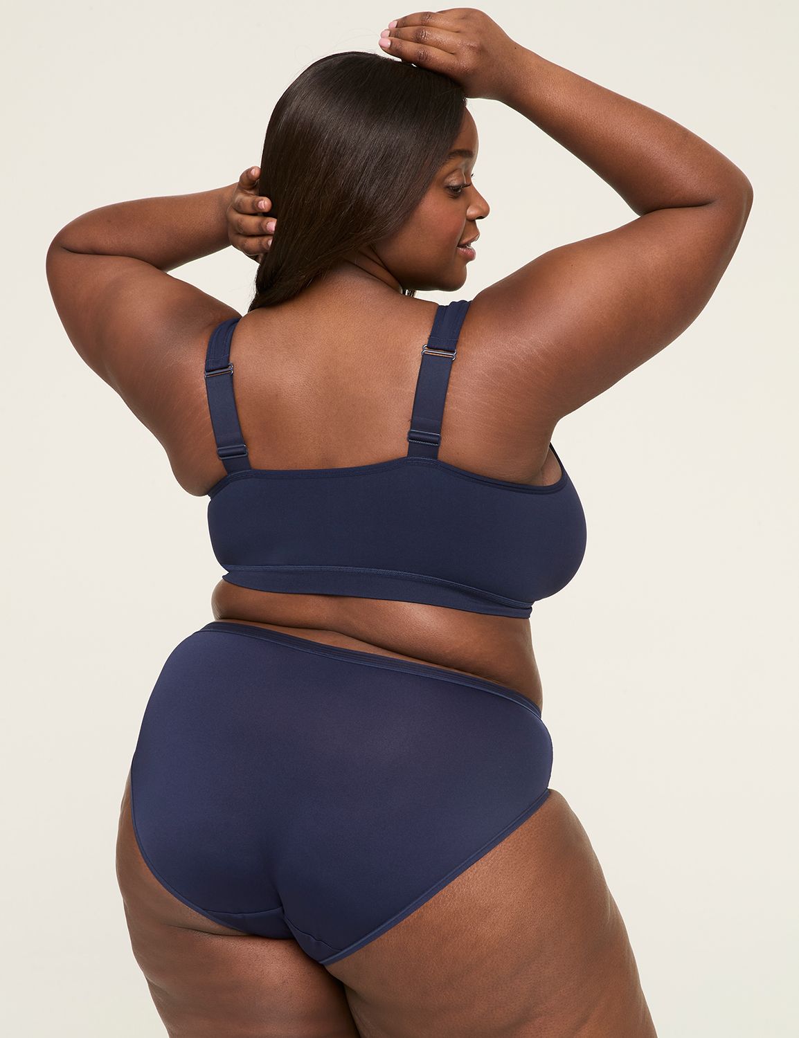 Seamless Crossover Bralette Romanti Product Image 2