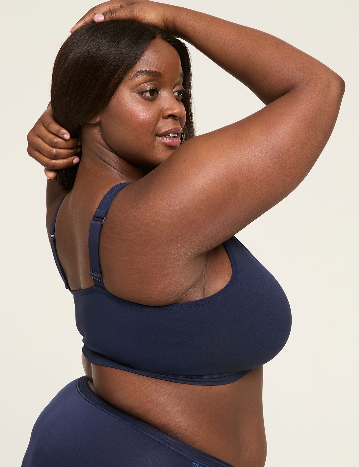 Seamless Crossover Bralette Romanti Product Image 3
