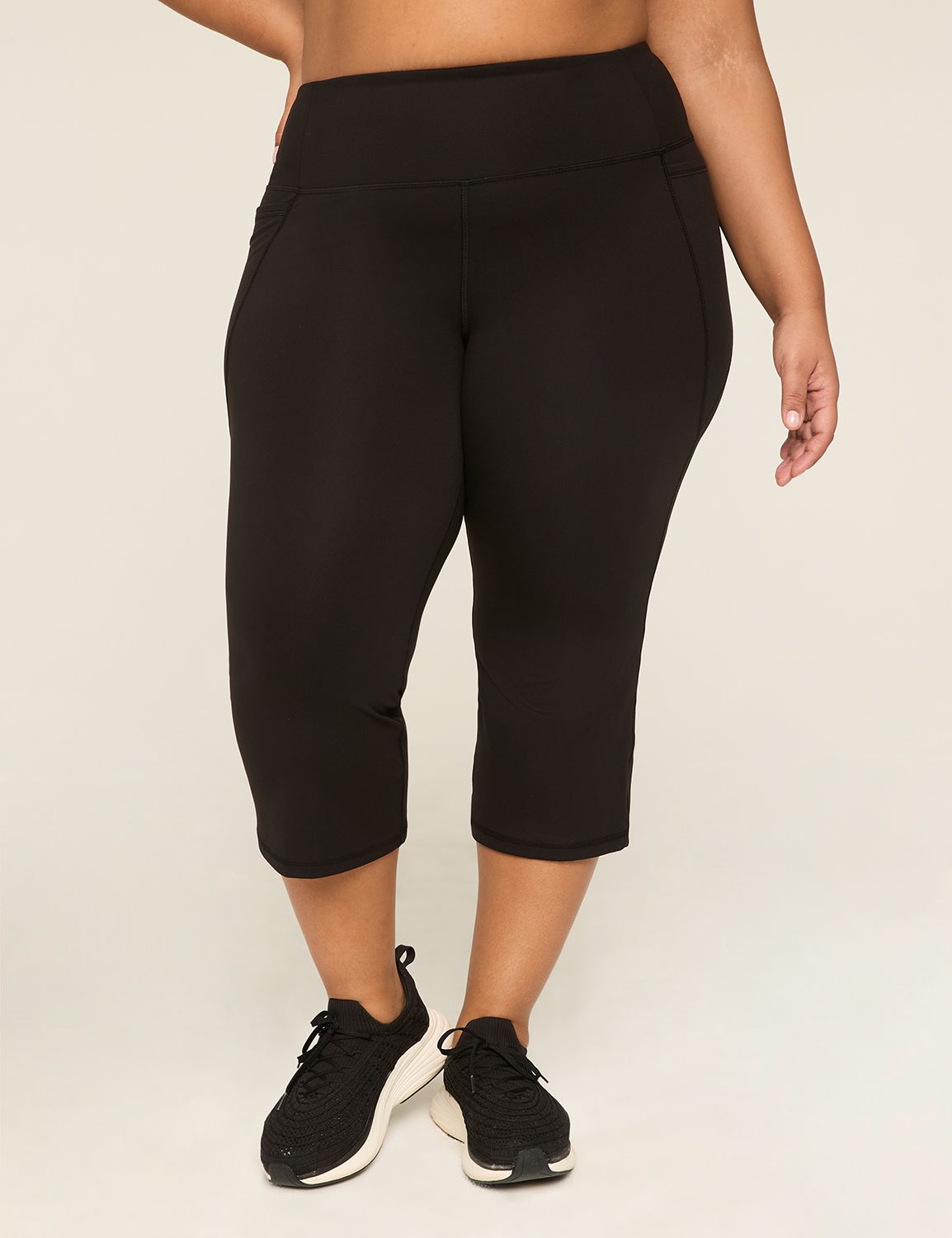 LIVI Signature Stretch Bootcut Capri