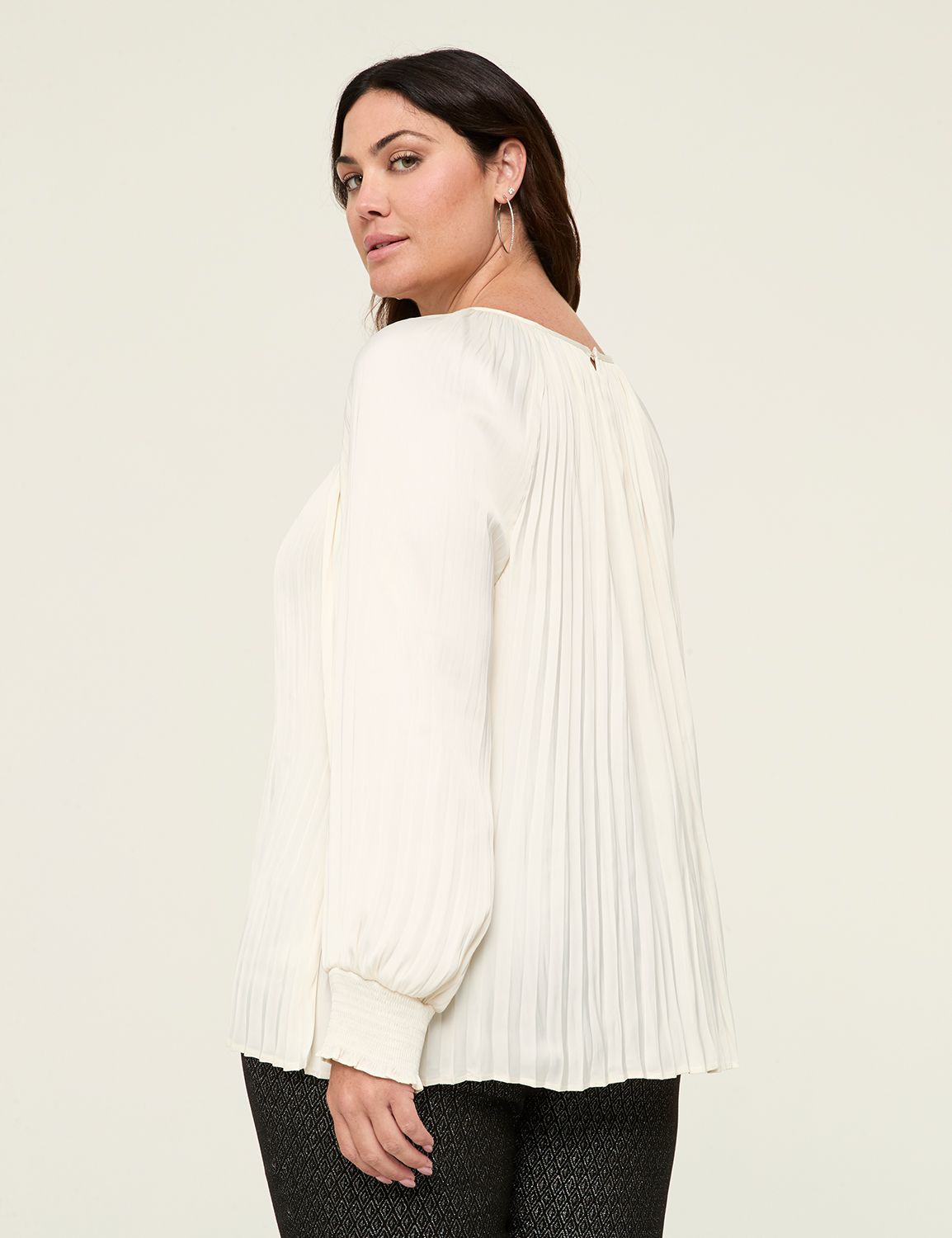 Long Sleeve Raglan Crew Neck Pleate Product Image 2
