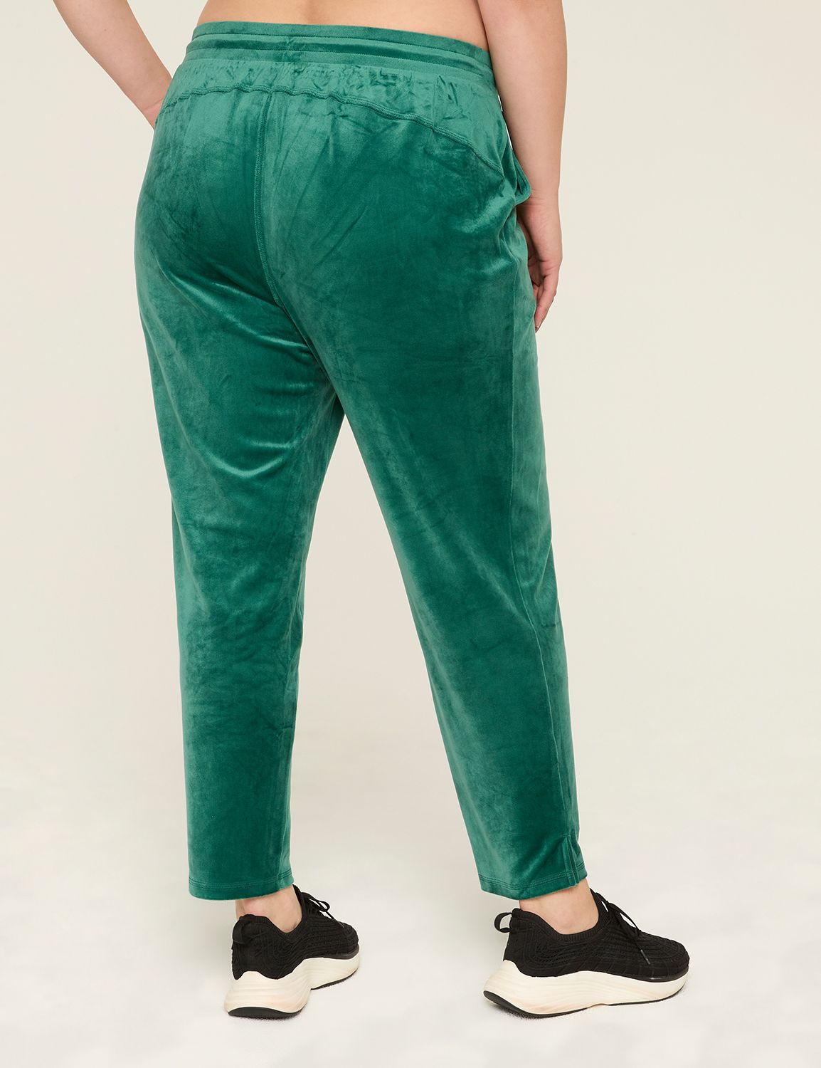 LIVI Velour Jogger