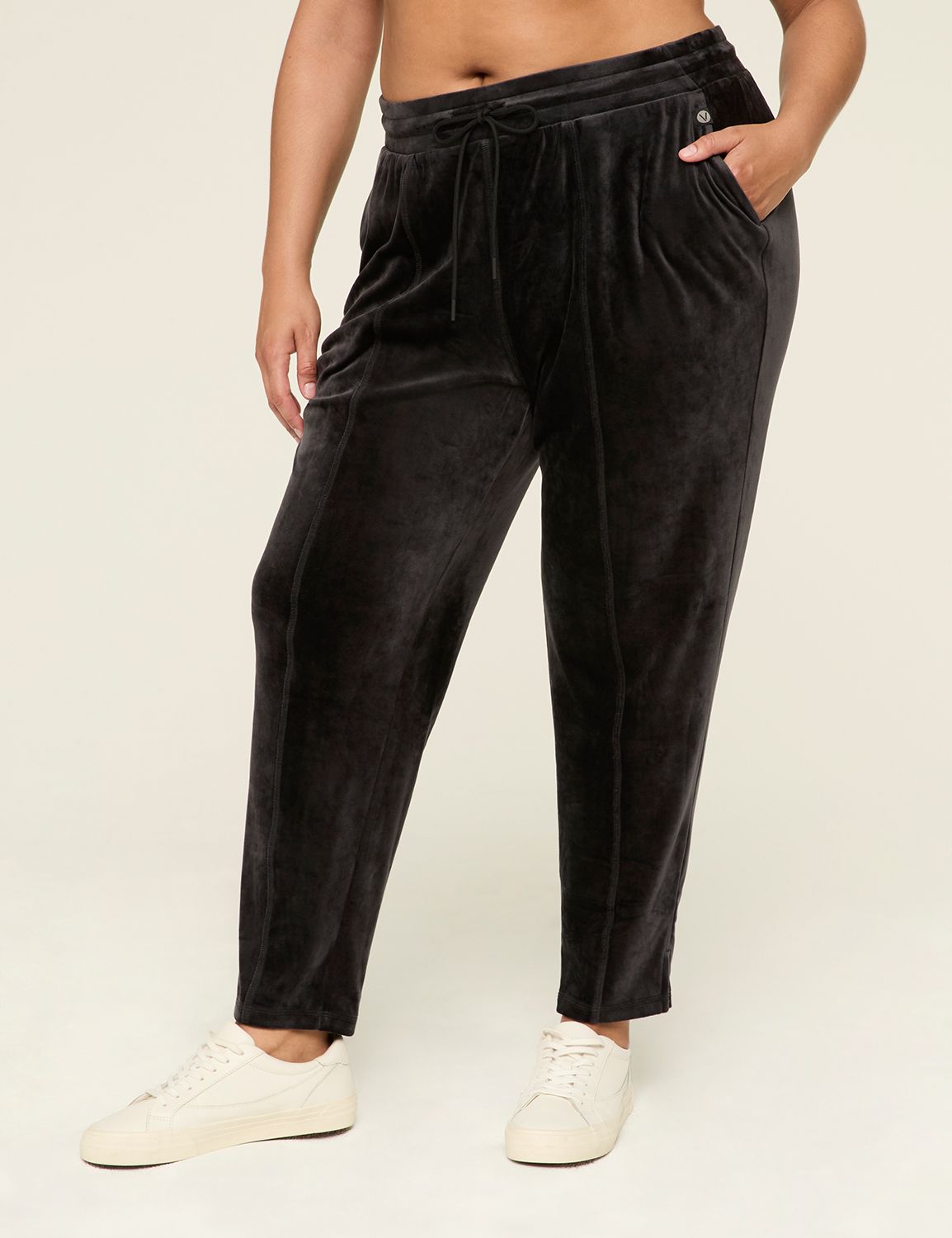 LIVI Velour Jogger