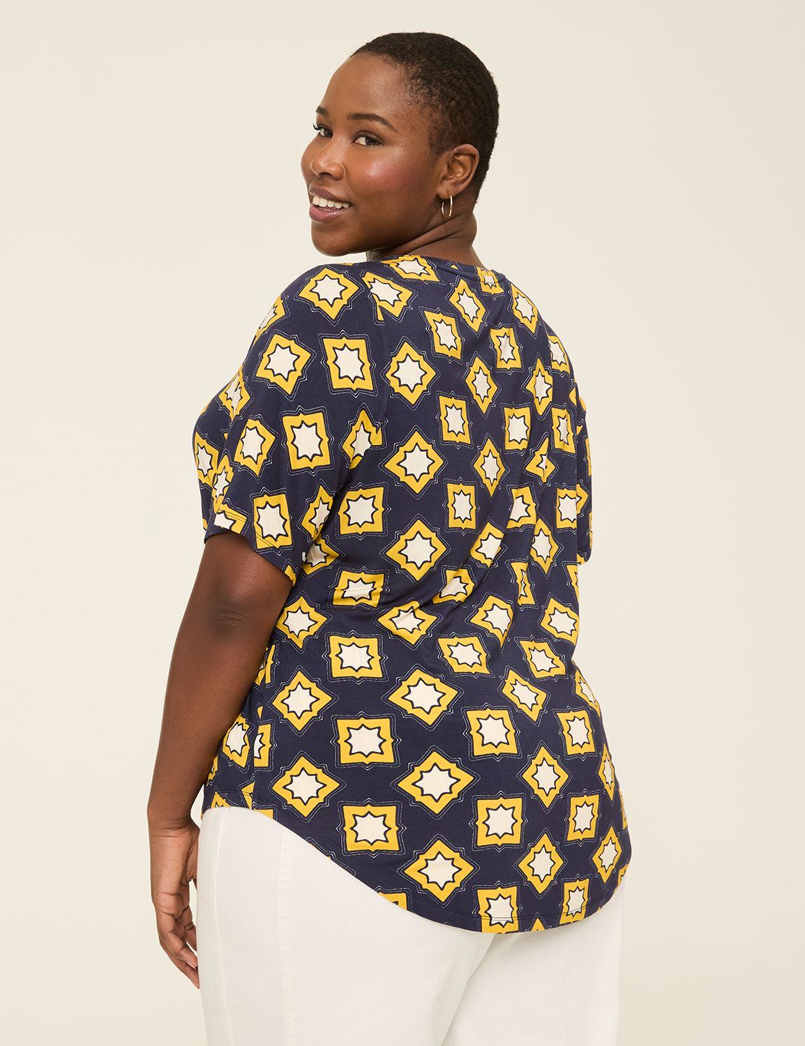 Perfect Sleeve V-Neck Curved-Hem Tee