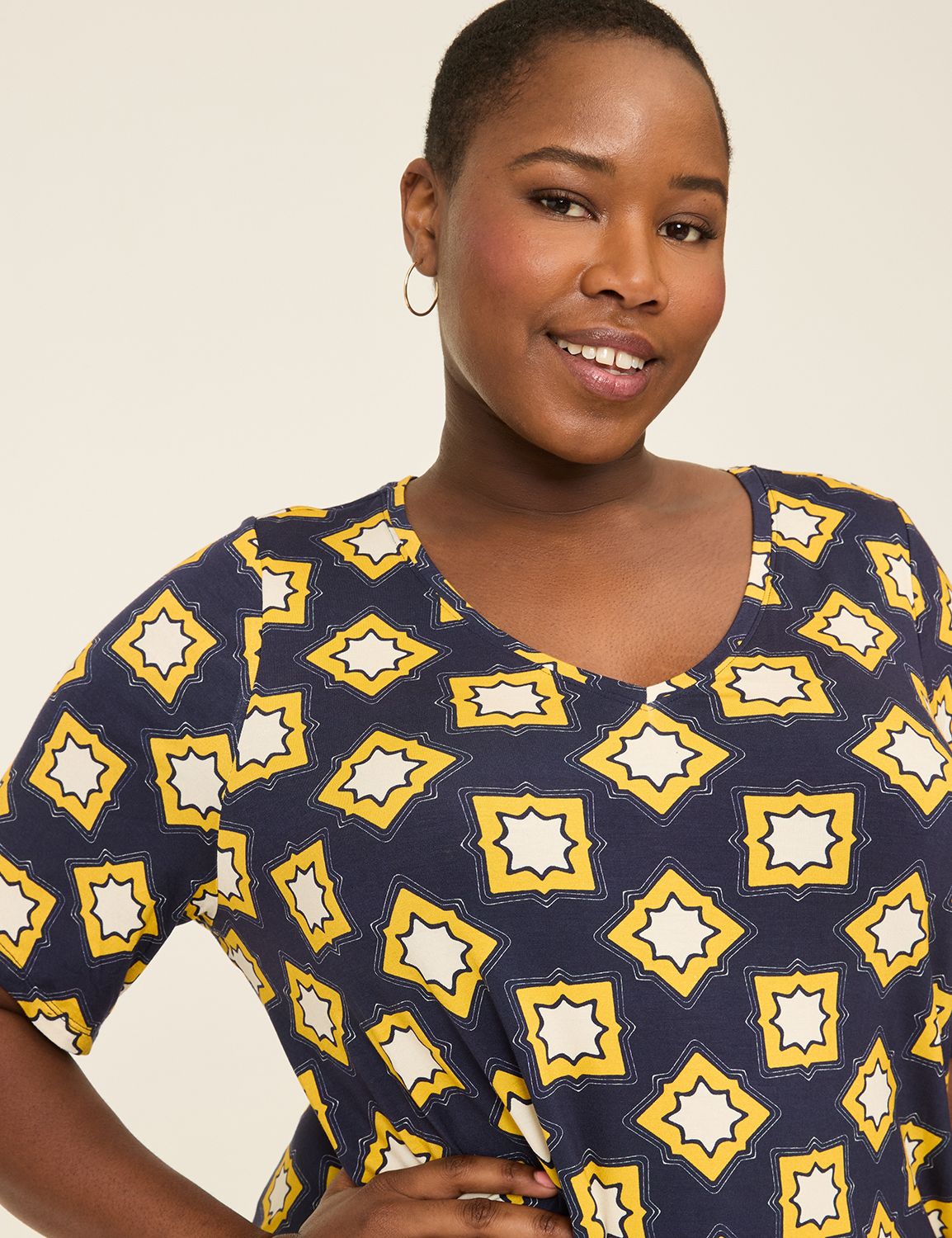 Classic Perfect Sleeve V-Neck Curve Product Image 4