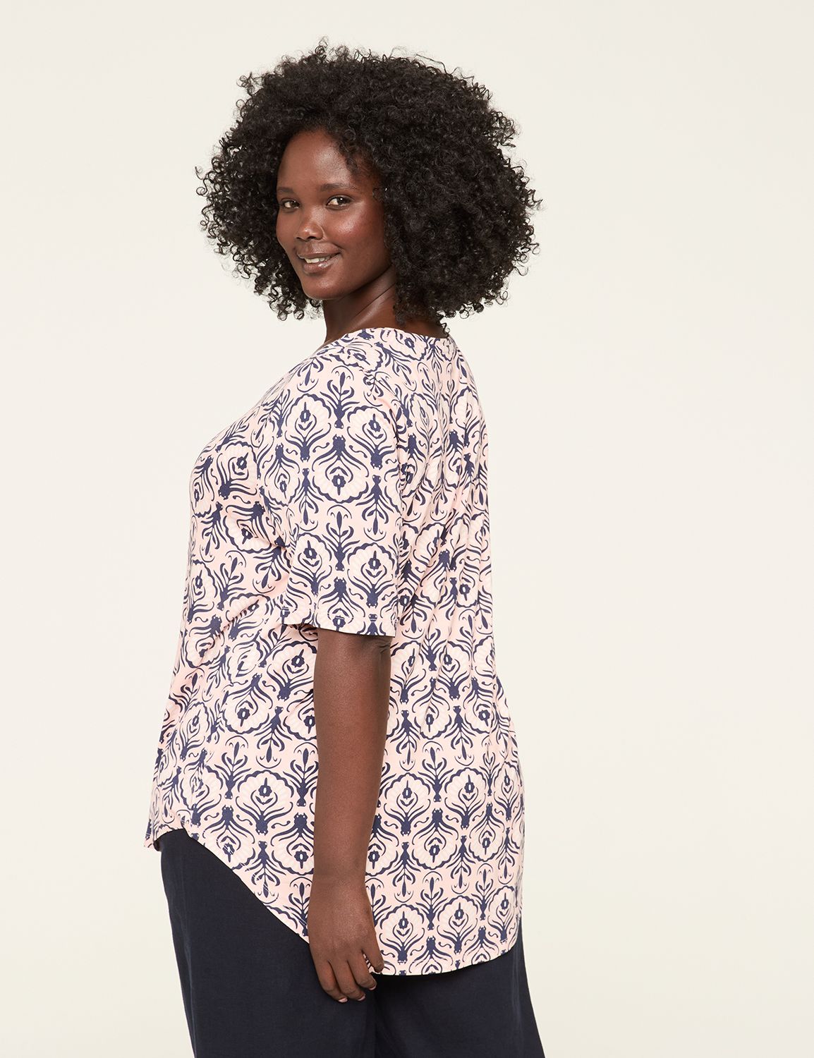 Perfect Sleeve V-Neck Curved-Hem Tee