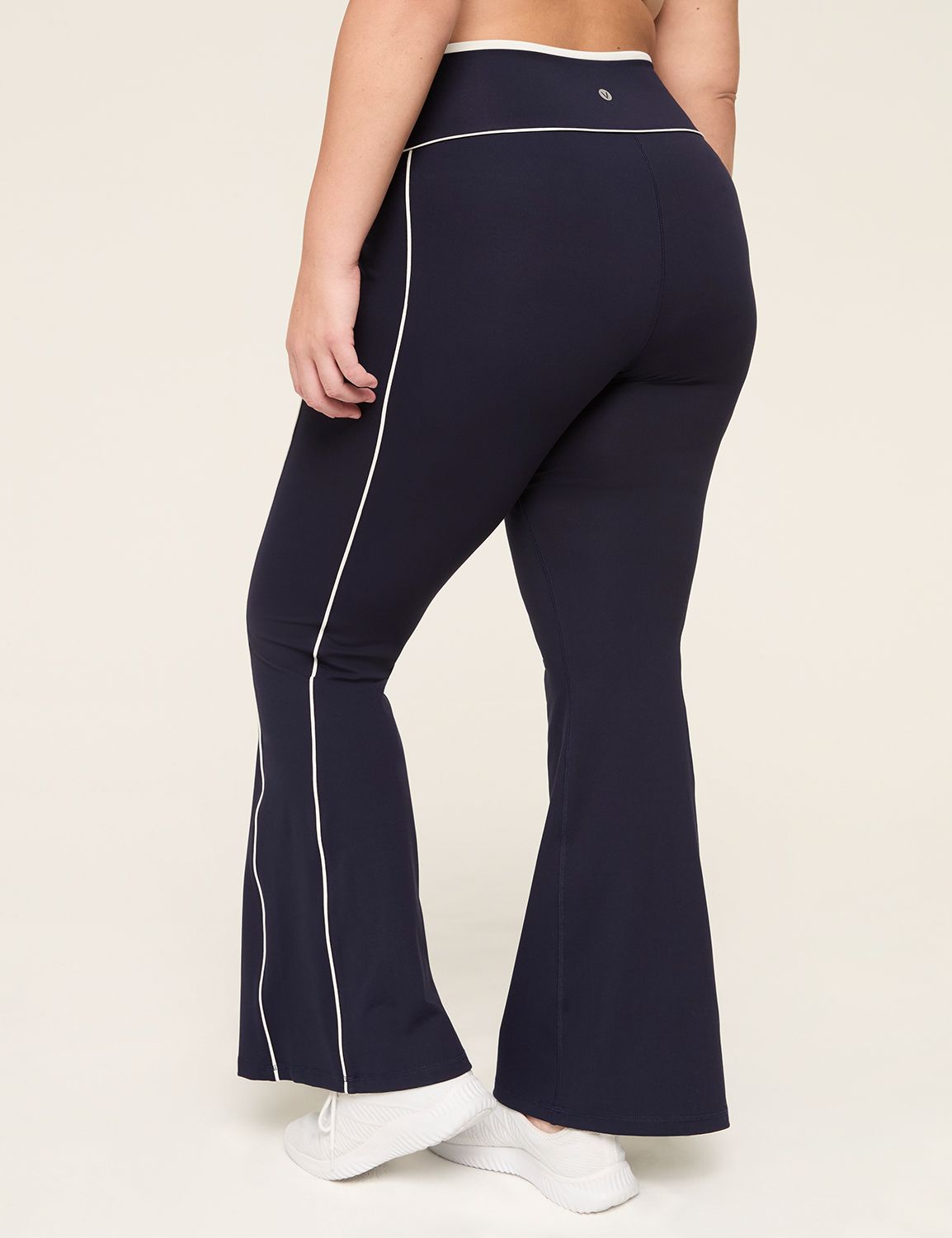 LIVI High-Rise LIVI Soft Flare Legging