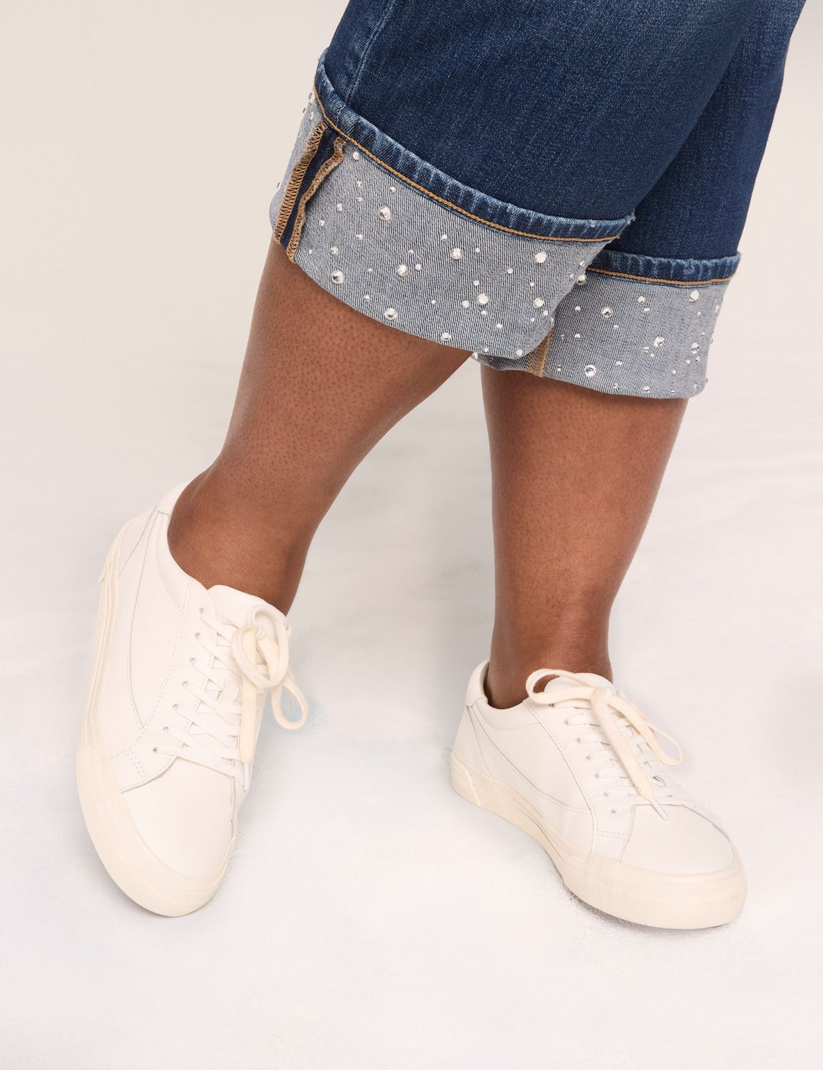 MID RISE BOYFRIEND CAPRI - DARK WAS Product Image 4