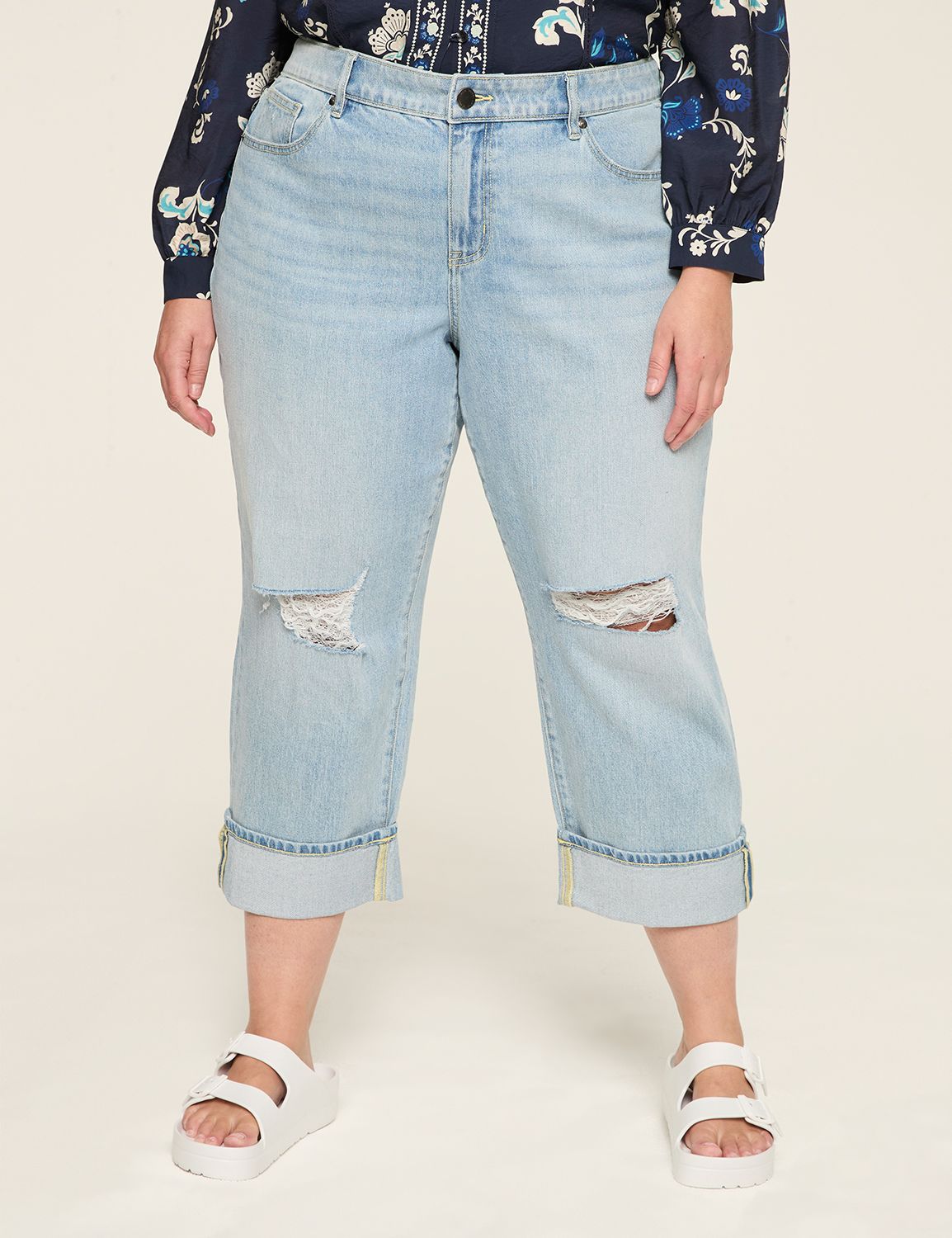 MID RISE BOYFRIEND CAPRI - MEDIUM W Product Image 1