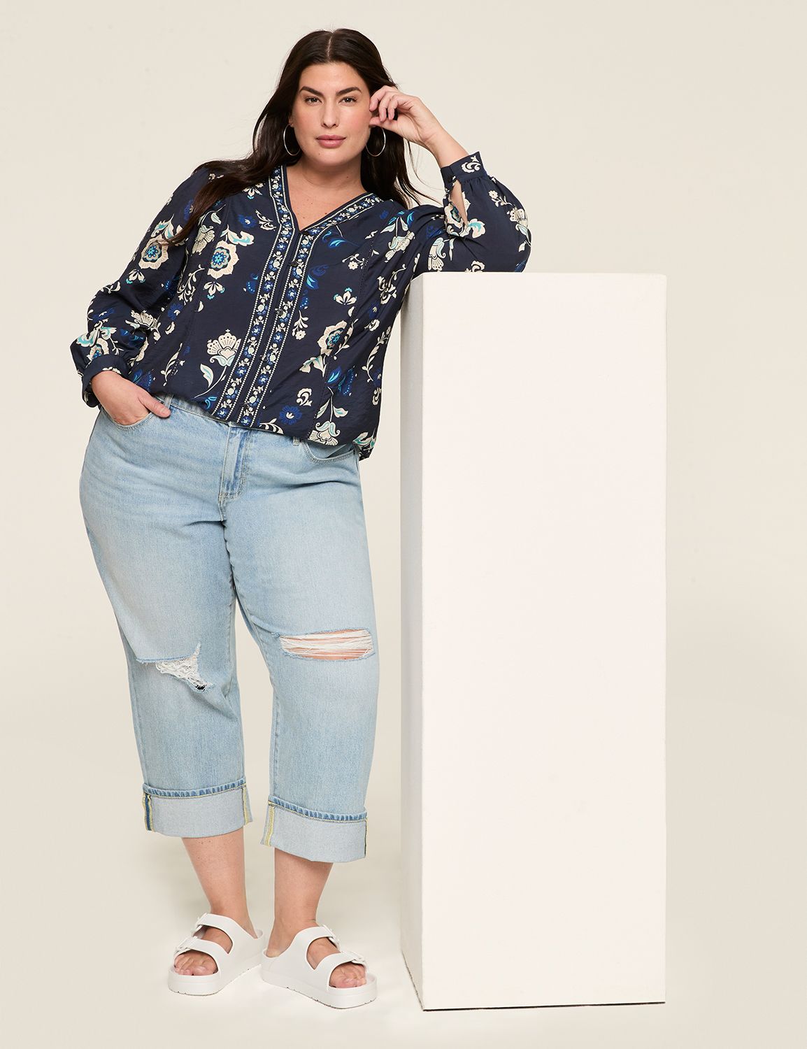 MID RISE BOYFRIEND CAPRI - MEDIUM W Product Image 3