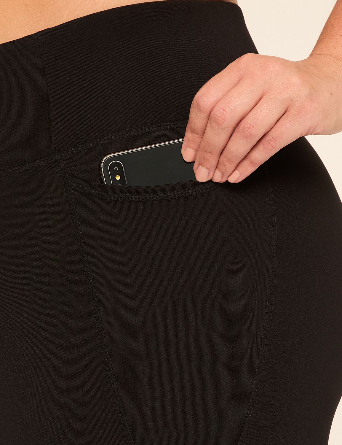 LIVI High Rise Wicking 7/8 Legging Product Image 4