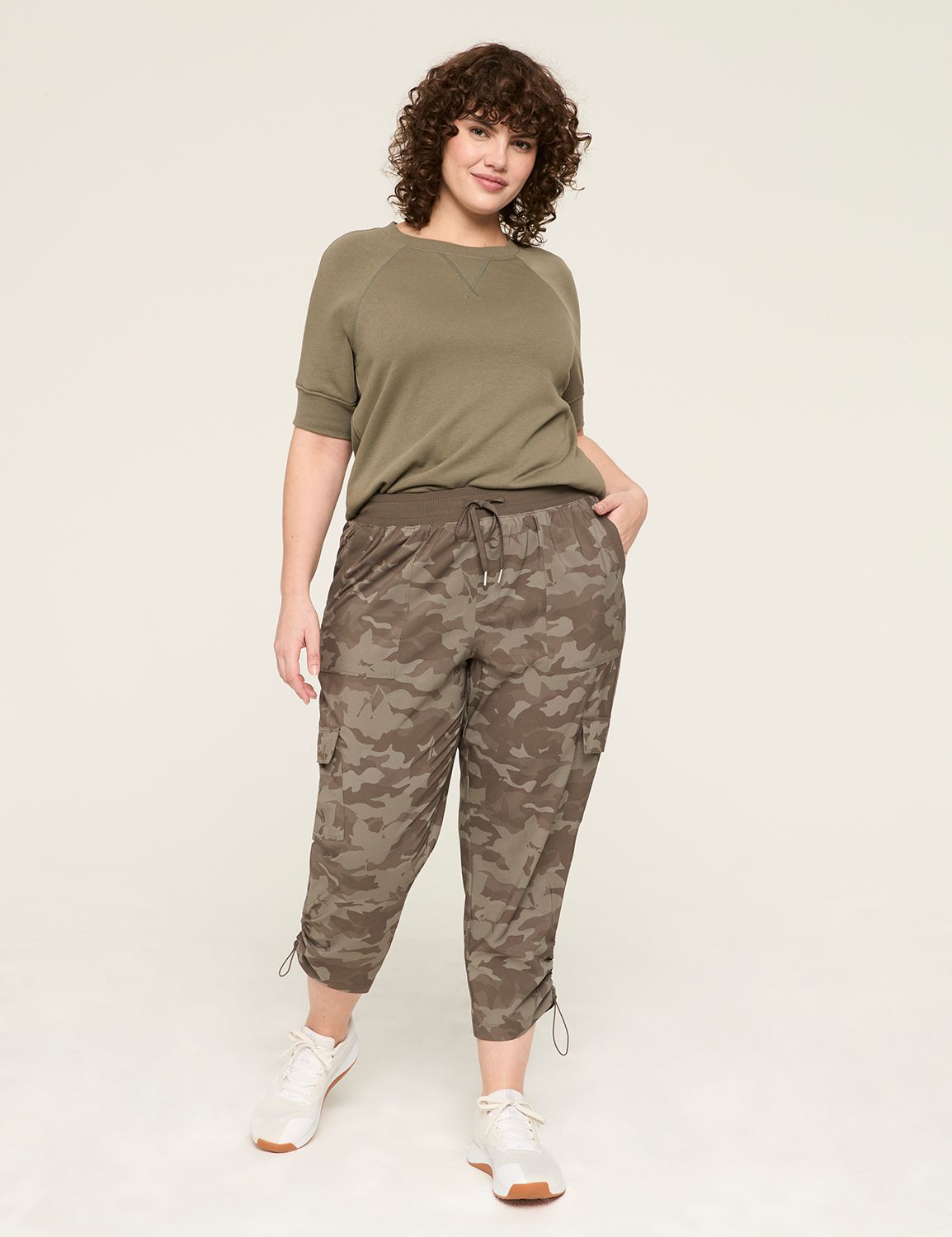 LIVI Mid Rise Woven Crop Ruched Det Product Image 3