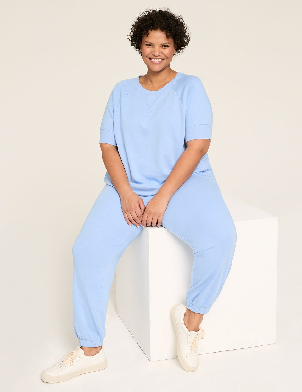 LIVI Elbow Sleeve Crew Neckline Fre Product Image 3