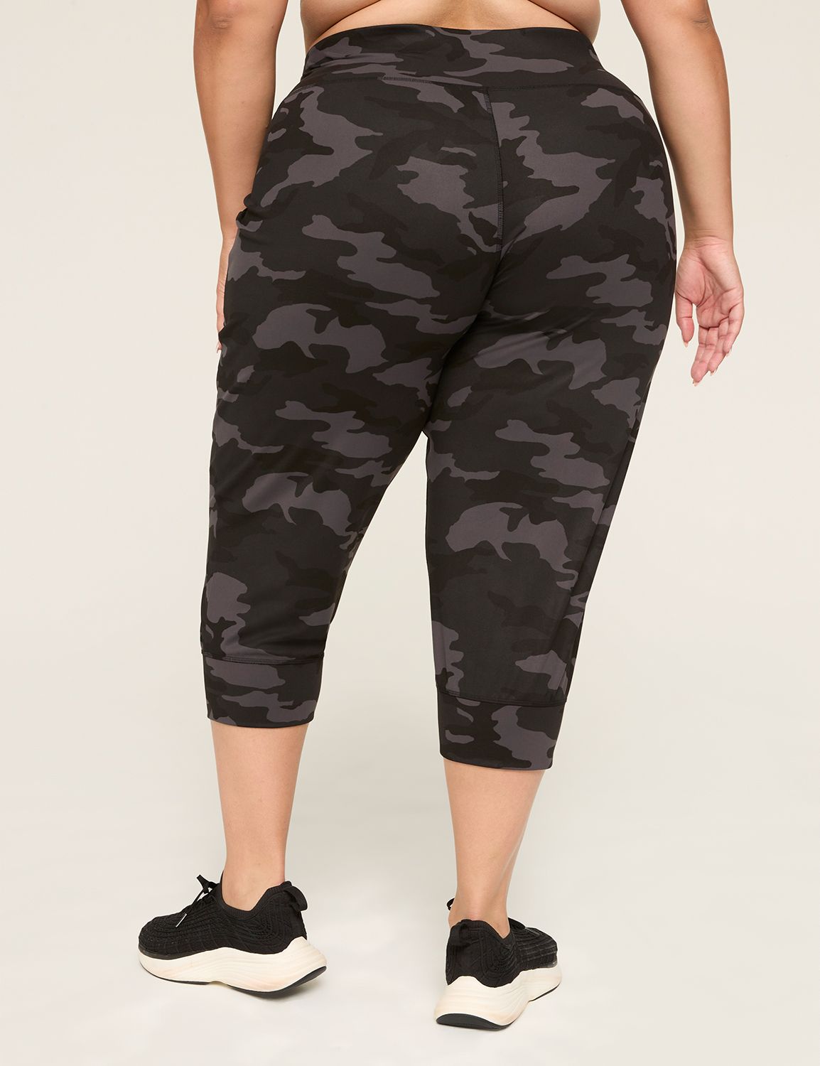 LIVI Soft Capri Jogger