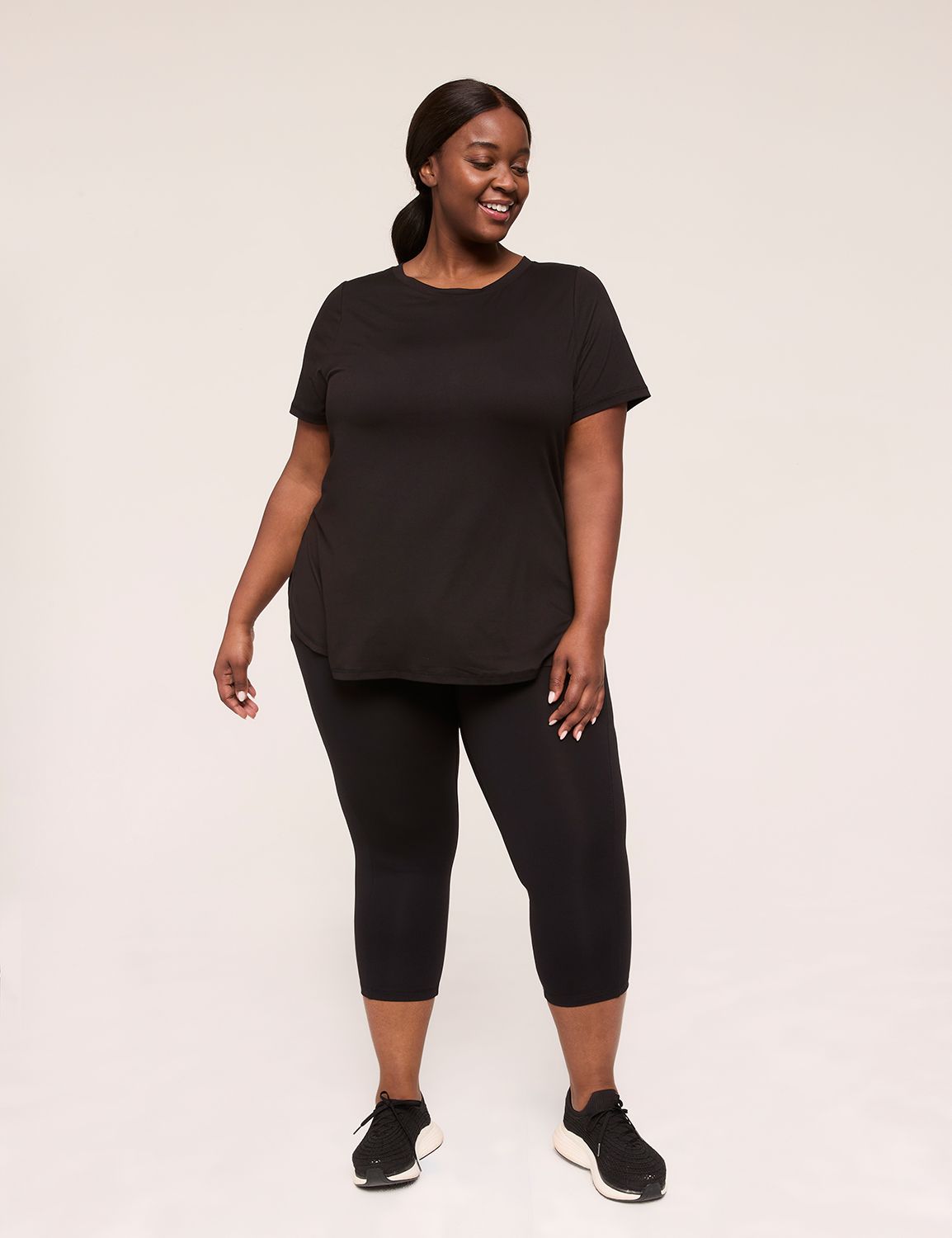 LIVI High Rise Wicking Capri Leggin Product Image 3
