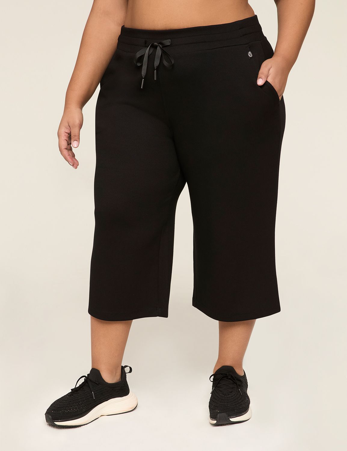 LIVI Ribbed Journey Capri Relaxed Straight Pant