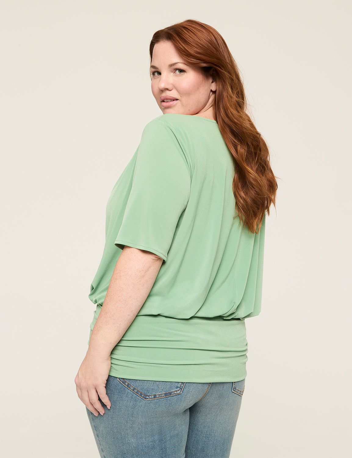 Short Sleeve Cowl Neck Ruched Bande Product Image 2