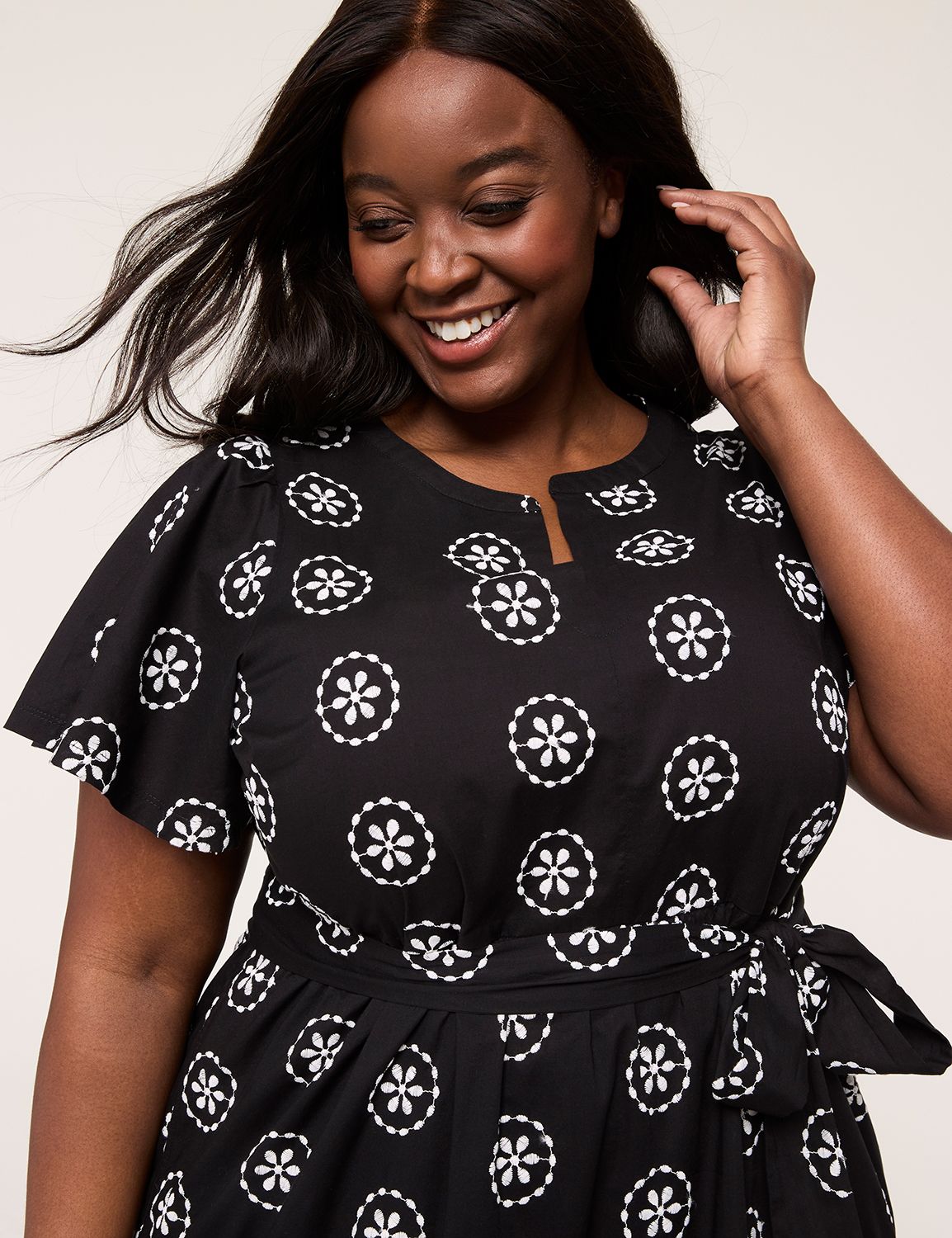 SS FLUTTER VNECK IN WOVEN EYELET 11 Product Image 3