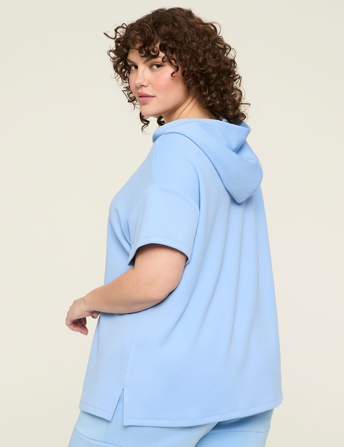 LIVI Short Sleeve Hooded Journey Ri Product Image 2