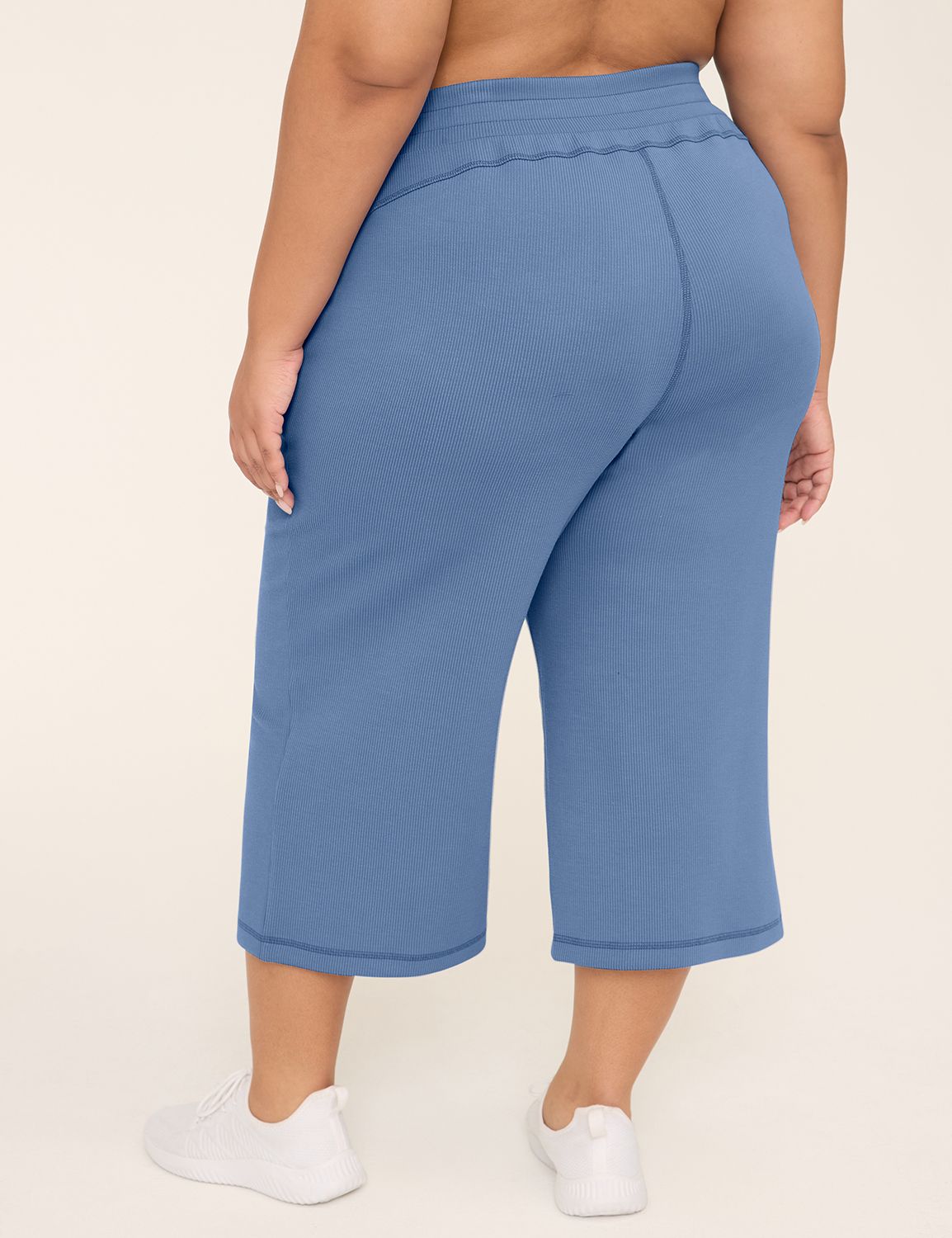 LIVI Mid Rise Journey Rib Capri Rel Product Image 2
