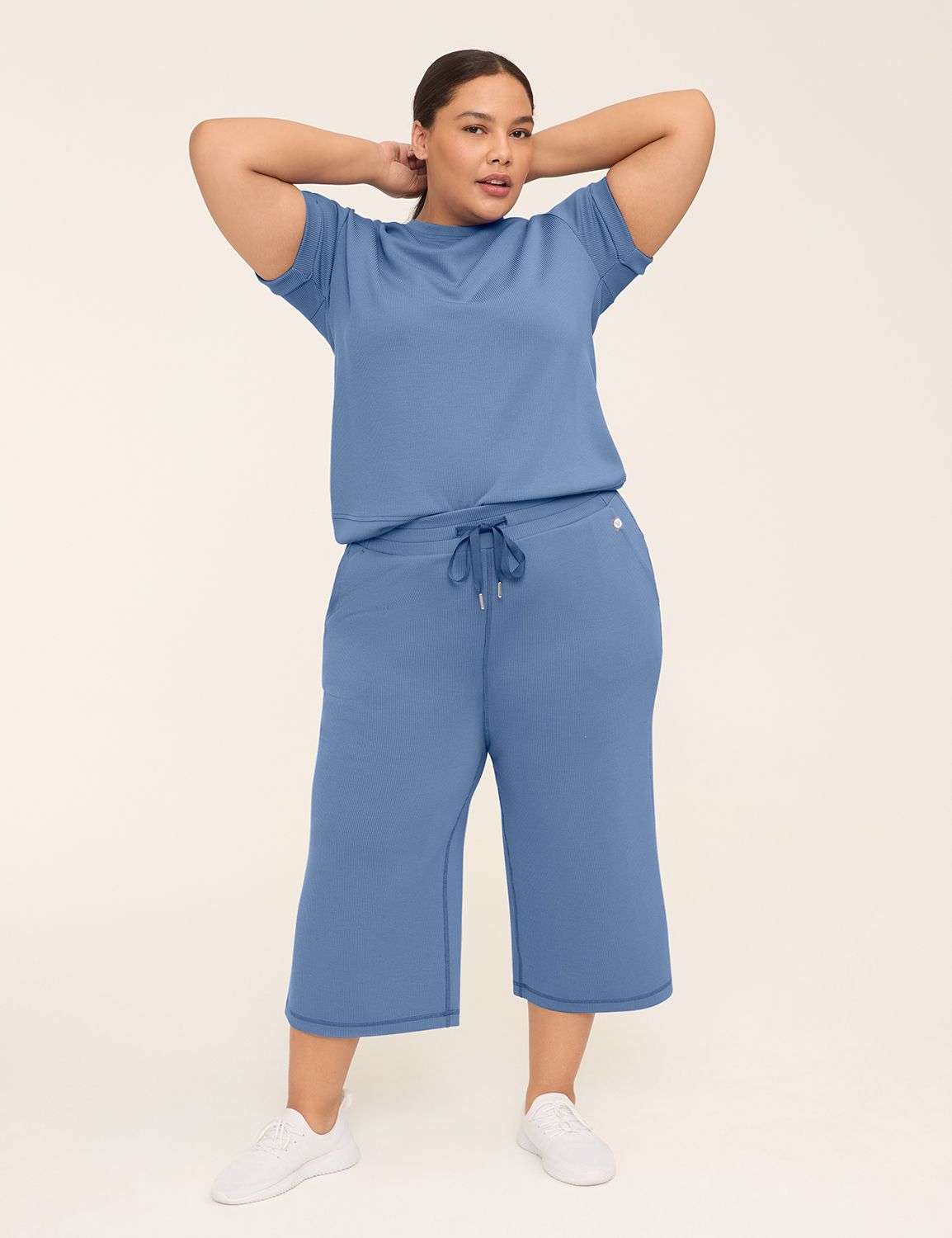 LIVI Mid Rise Journey Rib Capri Rel Product Image 3