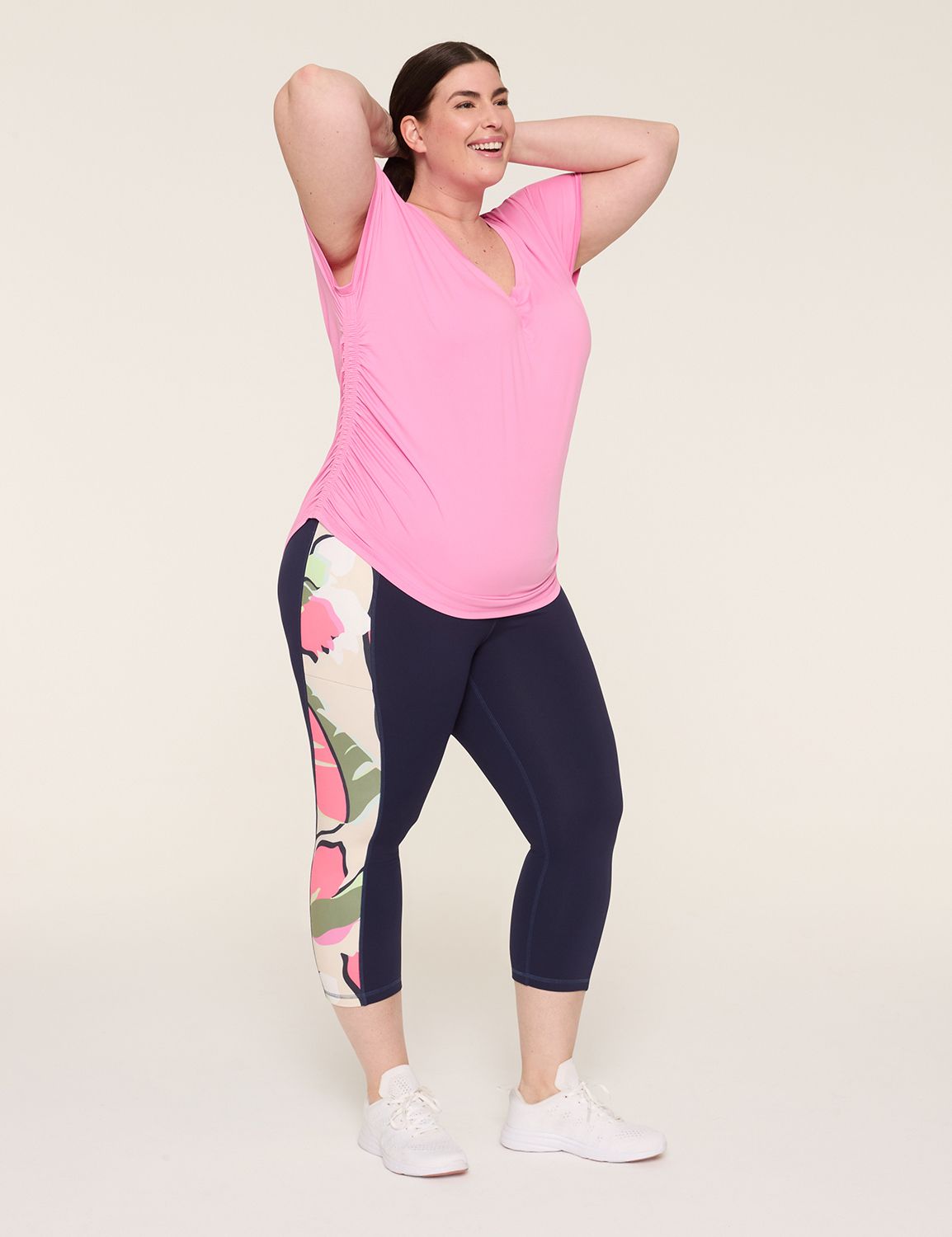 LIVI Short Sleeve Mid VNeck Recycle Product Image 3