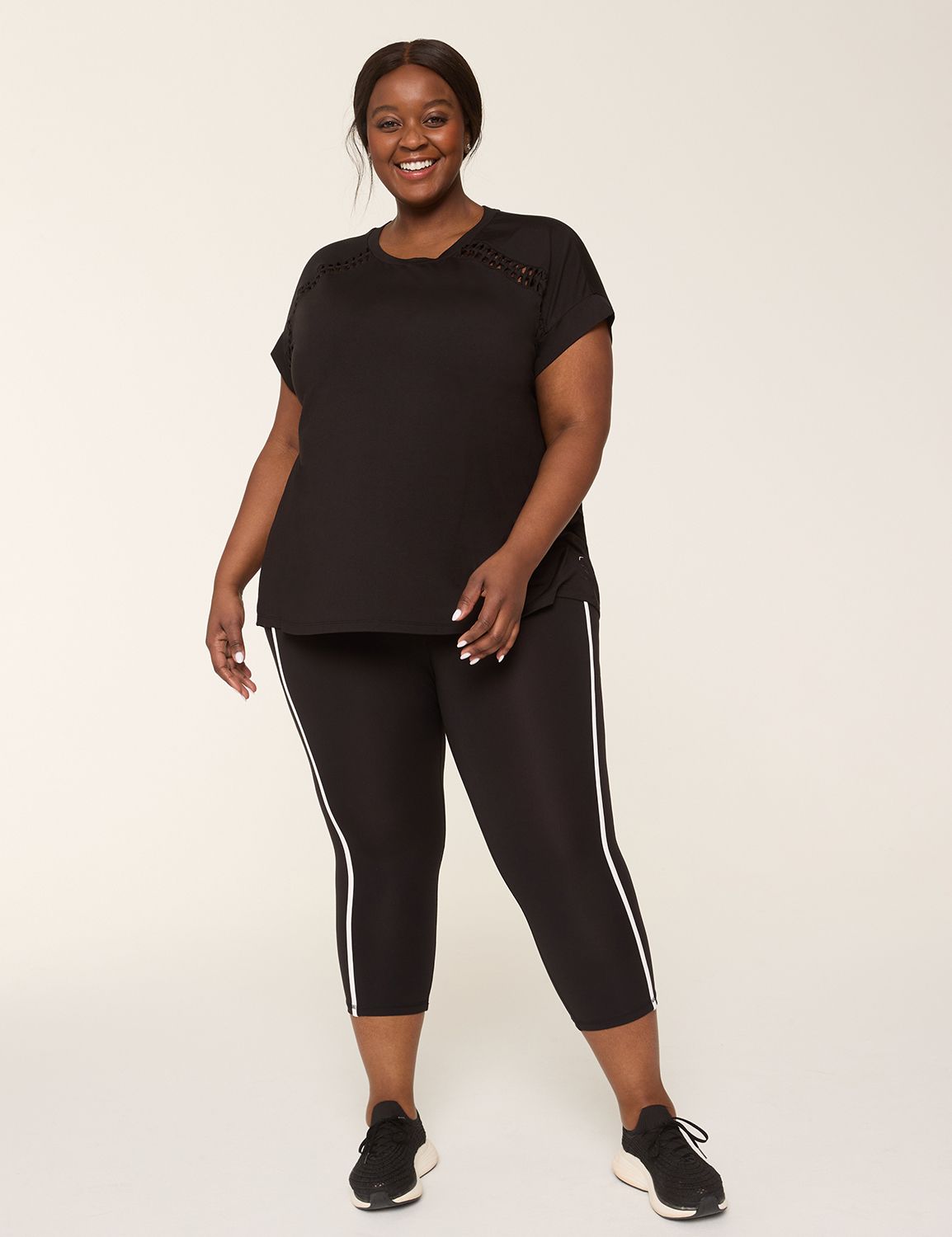 LIVI Short Sleeve Crew Neckline Rec Product Image 3
