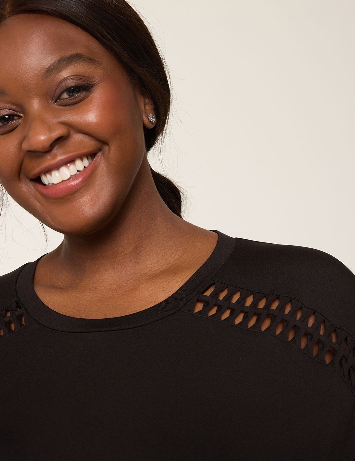 LIVI Short Sleeve Crew Neckline Rec Product Image 4